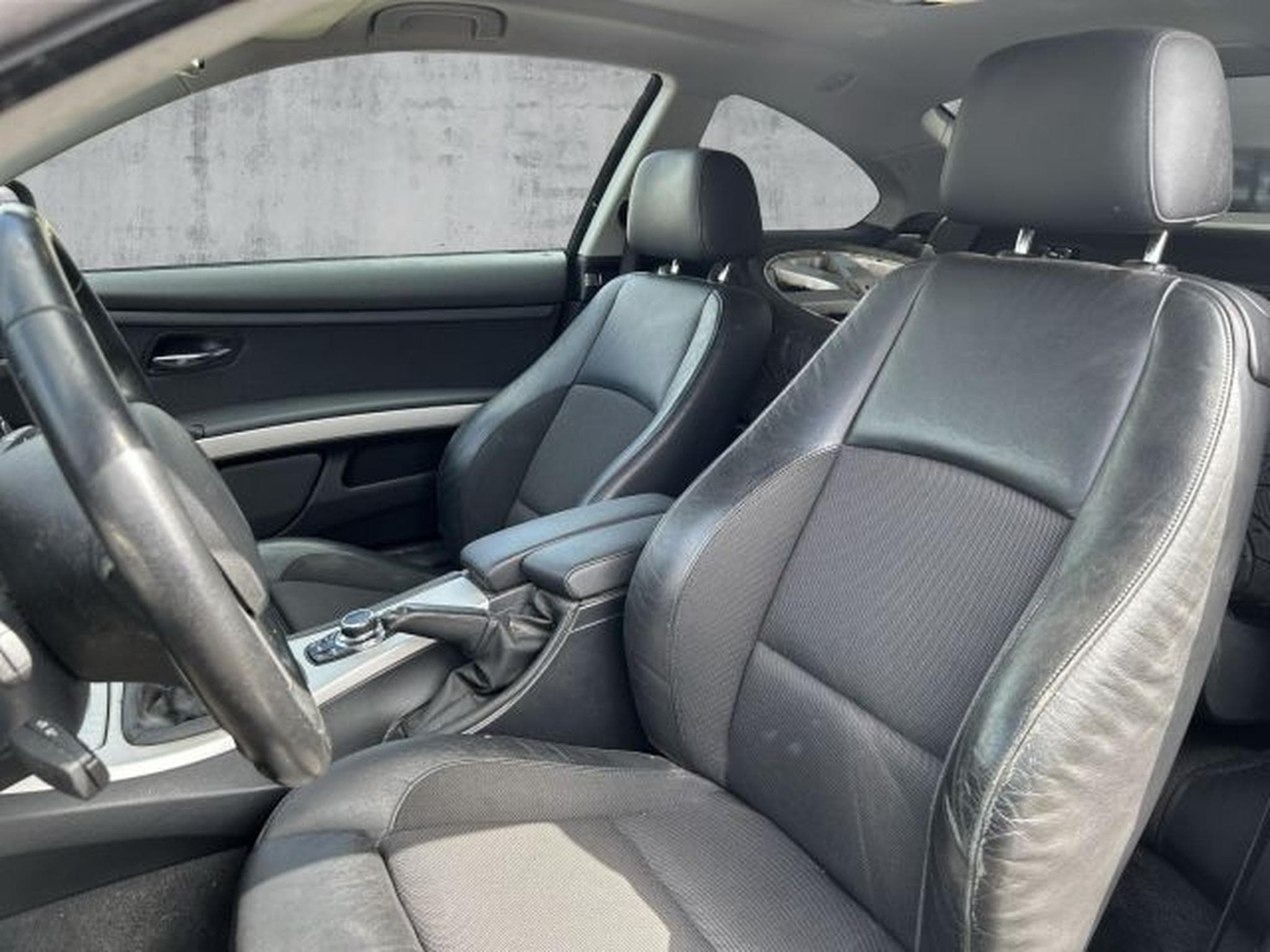 BMW 318 318i Coupe NAVI Xenon M-Felgen AHK SHZG T.LEDER (2013) - Photo 11