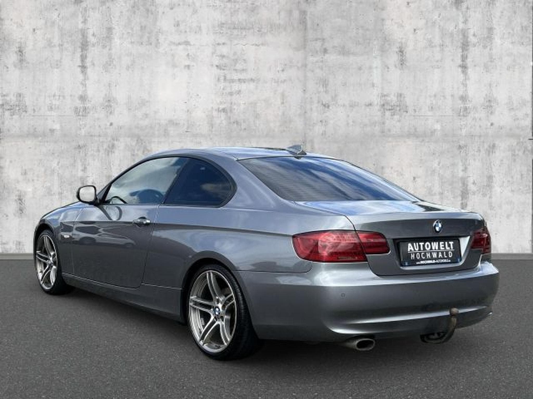 BMW 318 318i Coupe NAVI Xenon M-Felgen AHK SHZG T.LEDER (2013) - Photo 3