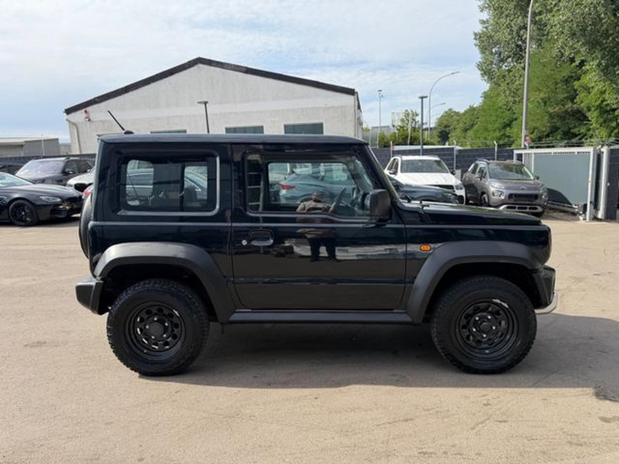 Suzuki Jimny JIMNY ALLGRIP *AUT*1.HAND*KLIMA*4-SITZER*AHK*SHZ (2019) - Photo 13
