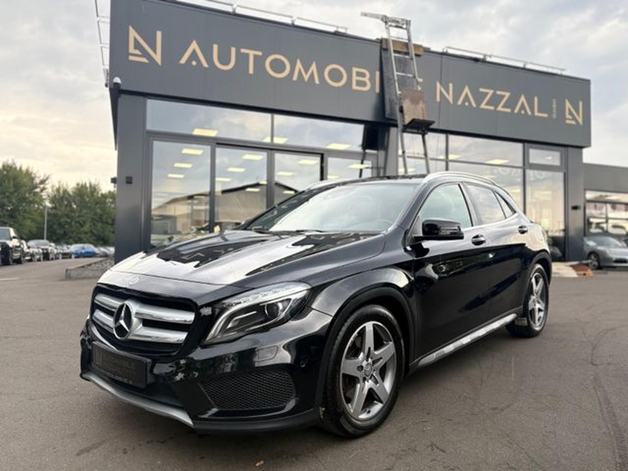 Mercedes GLA 220 GLA 220D 4MATIC *AMG-LINE*FACELIFT*LED*AUT*KAM* (2015) - Photo 1