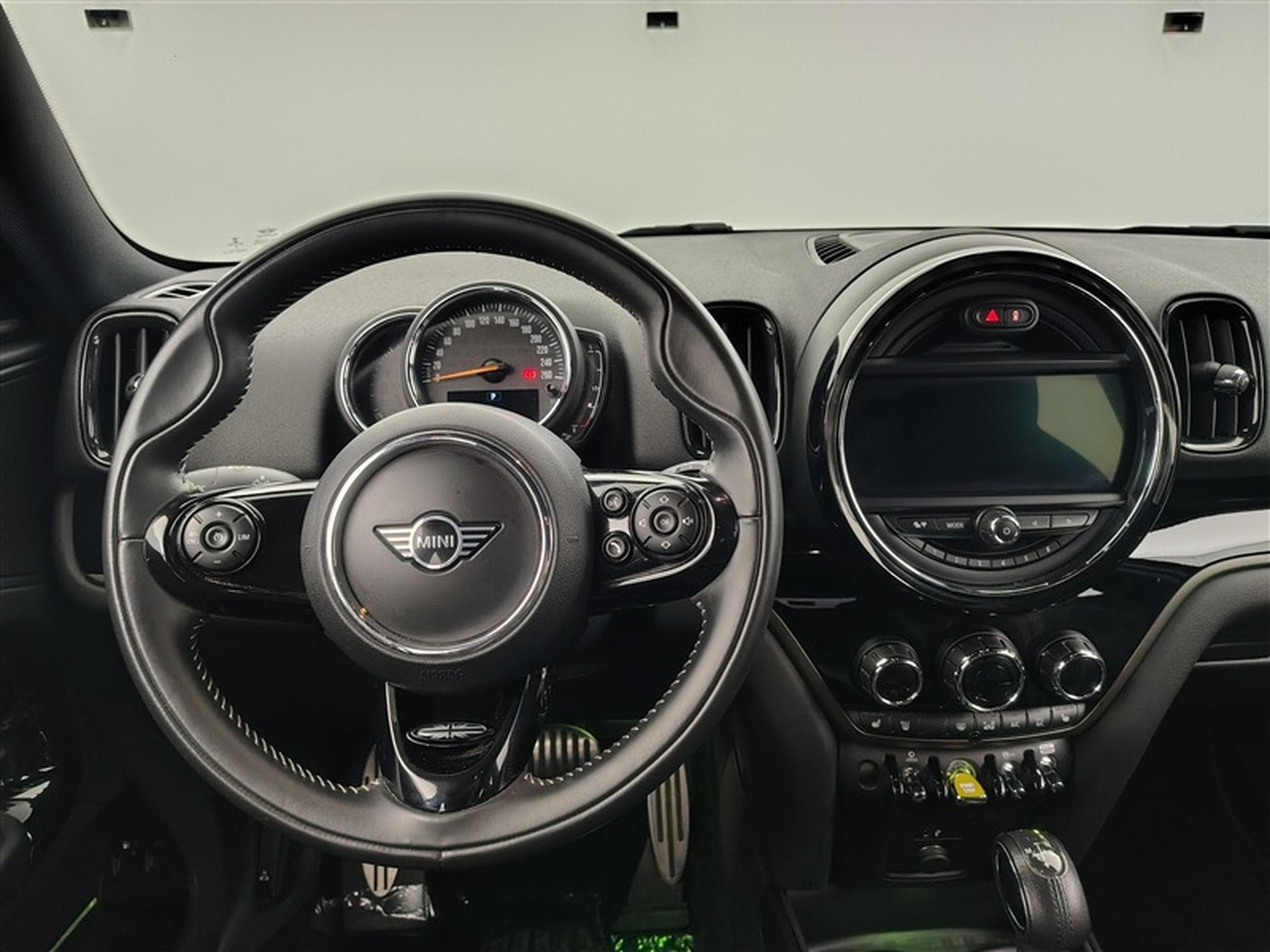 MINI Countryman 1.5A Cooper OPF (EU6d-TEMP) (2019) - Photo 9
