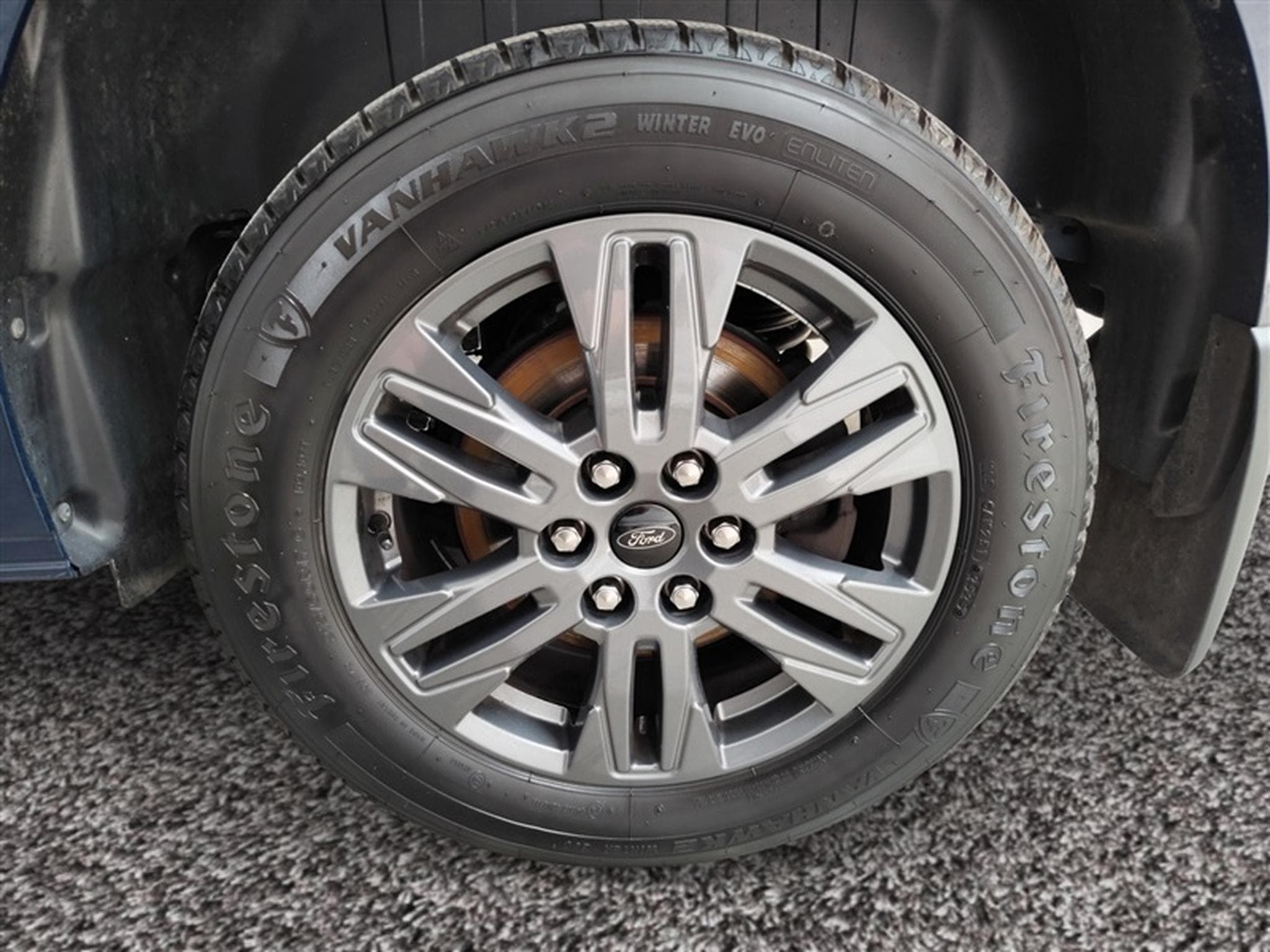 Ford Tourneo 2.0 TDCi 136cv L2H1 9pl. NAVI / CLIM AUTO / CAMERA / JA 17" (2024) - Photo 6