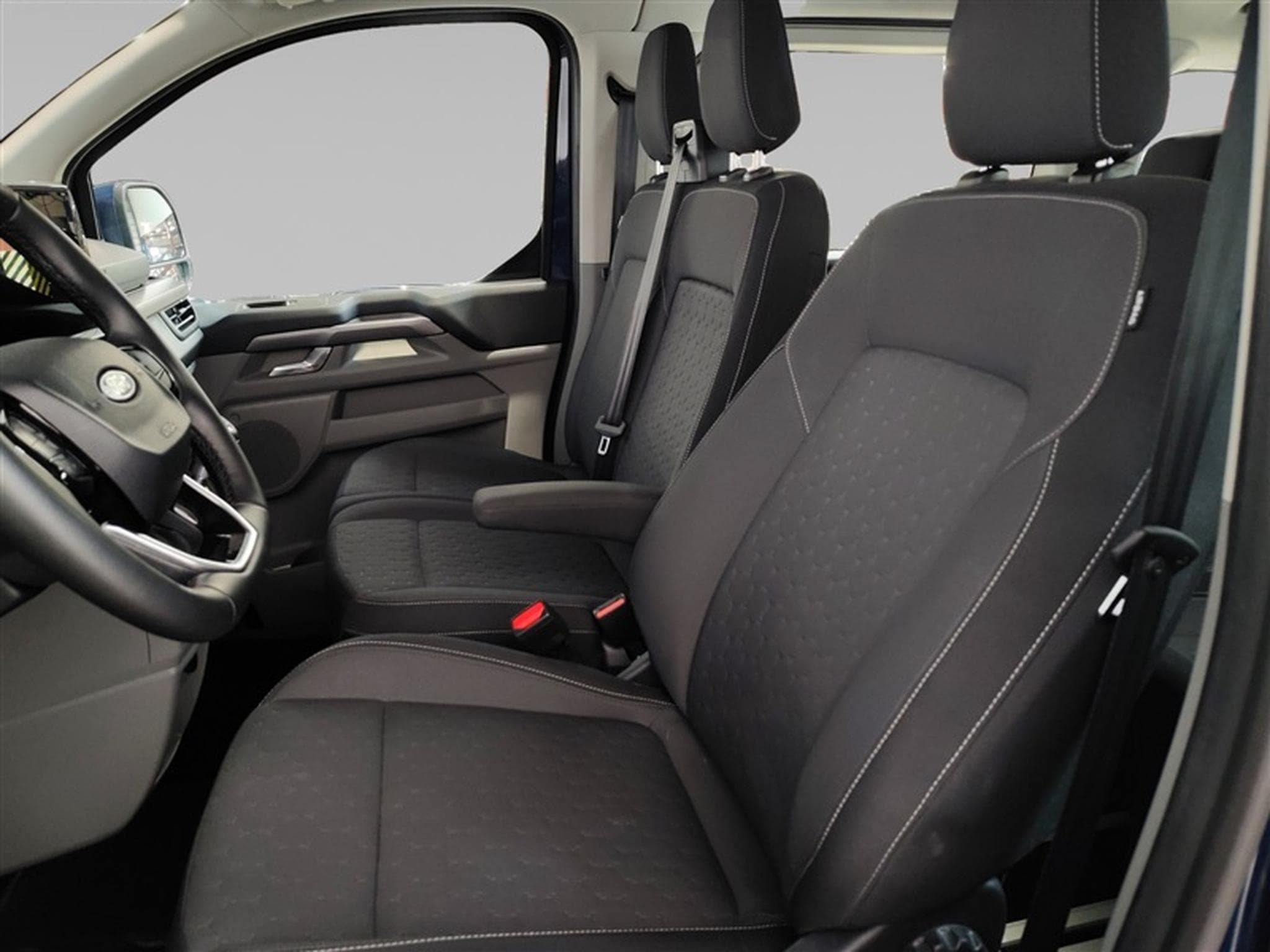 Ford Tourneo 2.0 TDCi 136cv L2H1 9pl. NAVI / CLIM AUTO / CAMERA / JA 17" (2024) - Photo 7