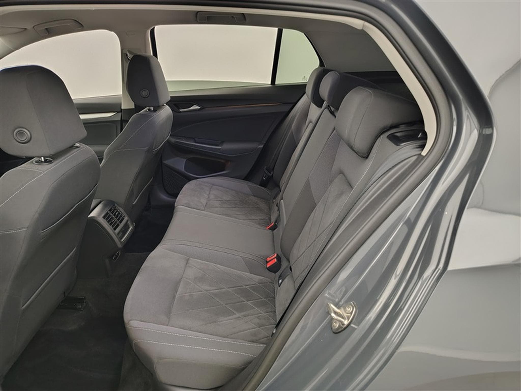 VW Golf 1.0 TSI 110Cv Life NAVI / FULL LED / CAMERA / PDC / ALU (2021) - Photo 13