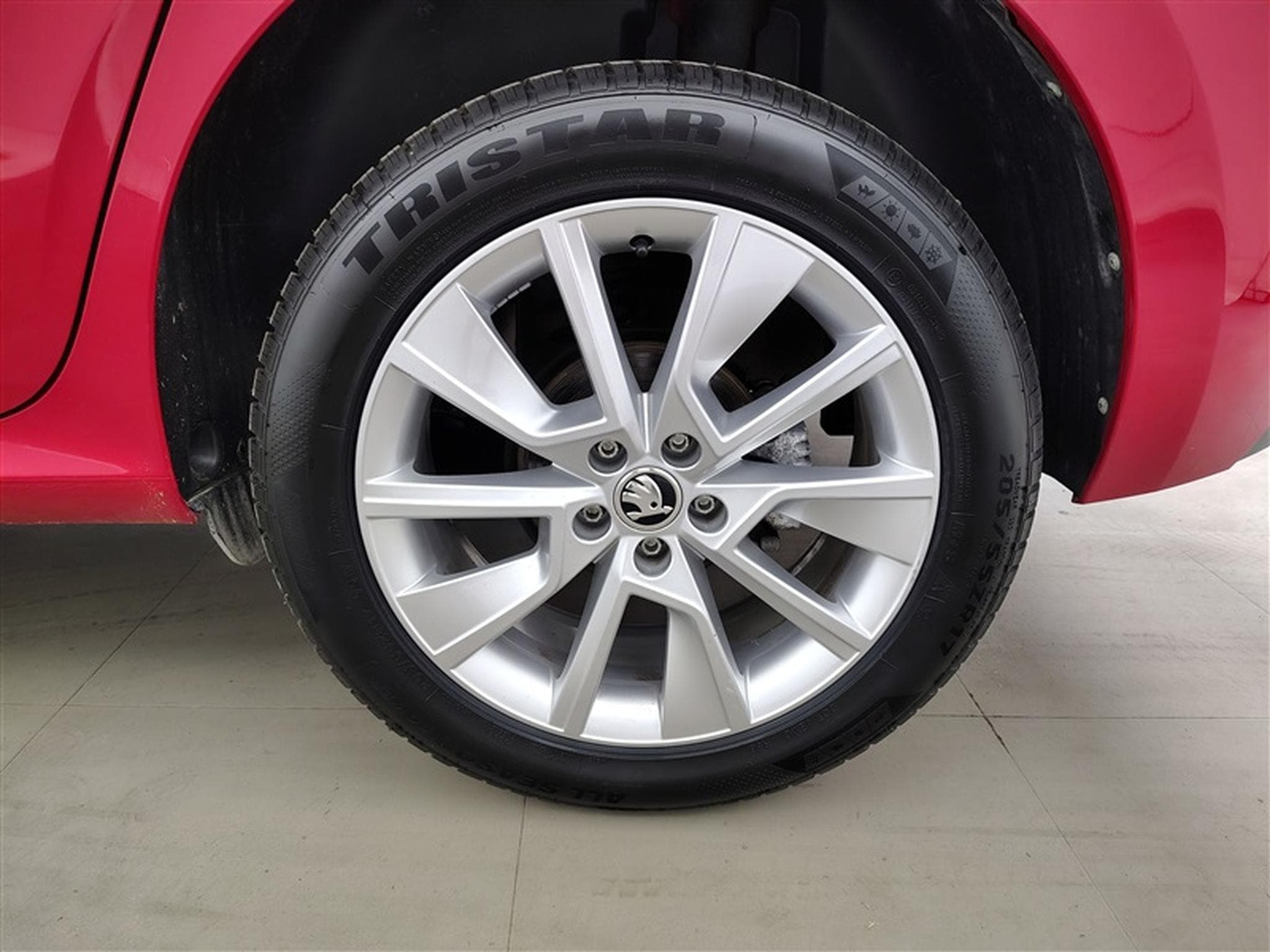 Skoda Kamiq 1.0 TSI Ambition NAVI/CARPLAY/PDC/JA (2021) - Photo 6