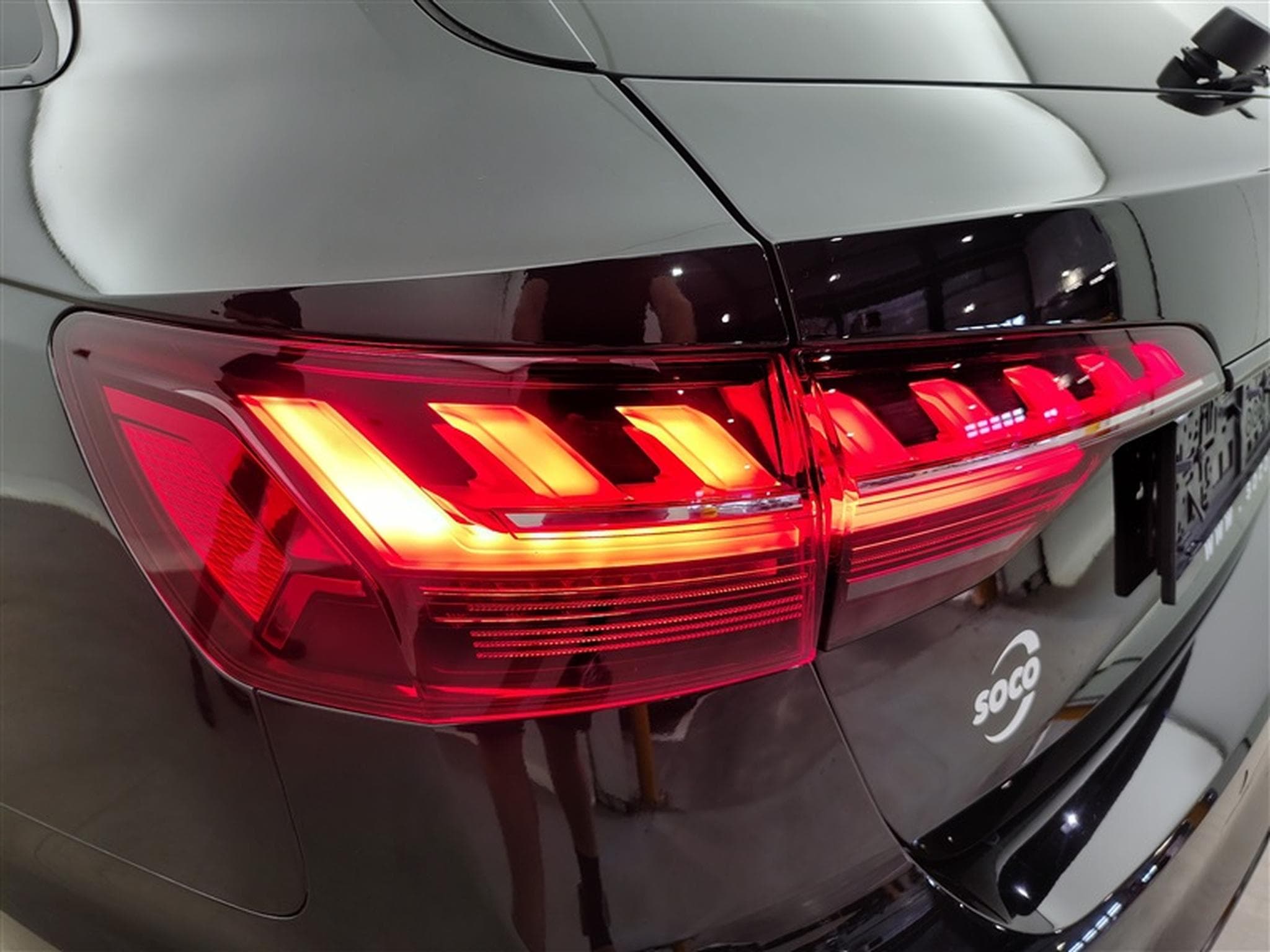 Audi A4 Avant 35 TFSI S-Tronic S-line Compétition (2024) - Photo 16