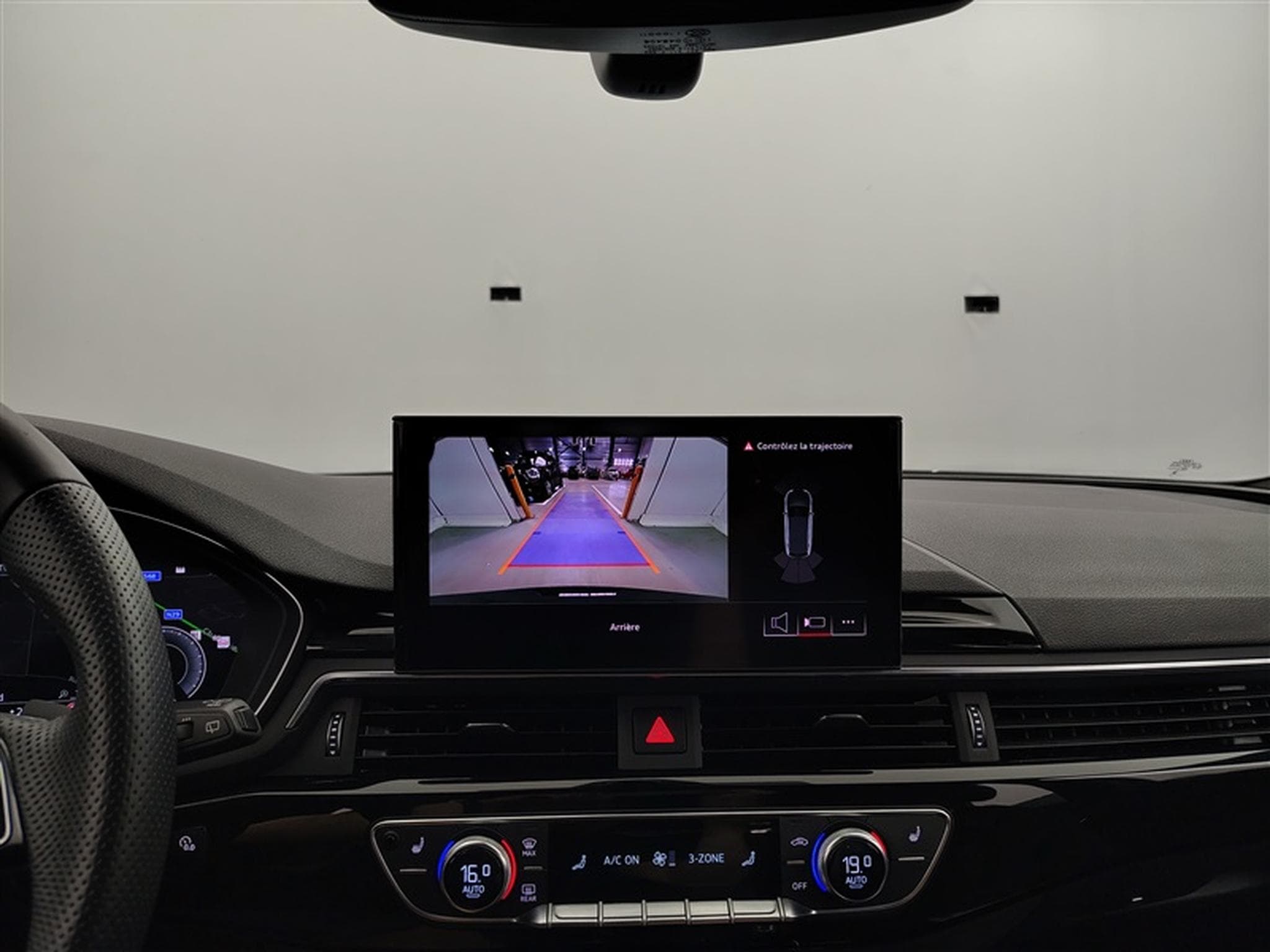 Audi A4 Avant 35 TFSI S-Tronic S-line Compétition (2024) - Photo 18