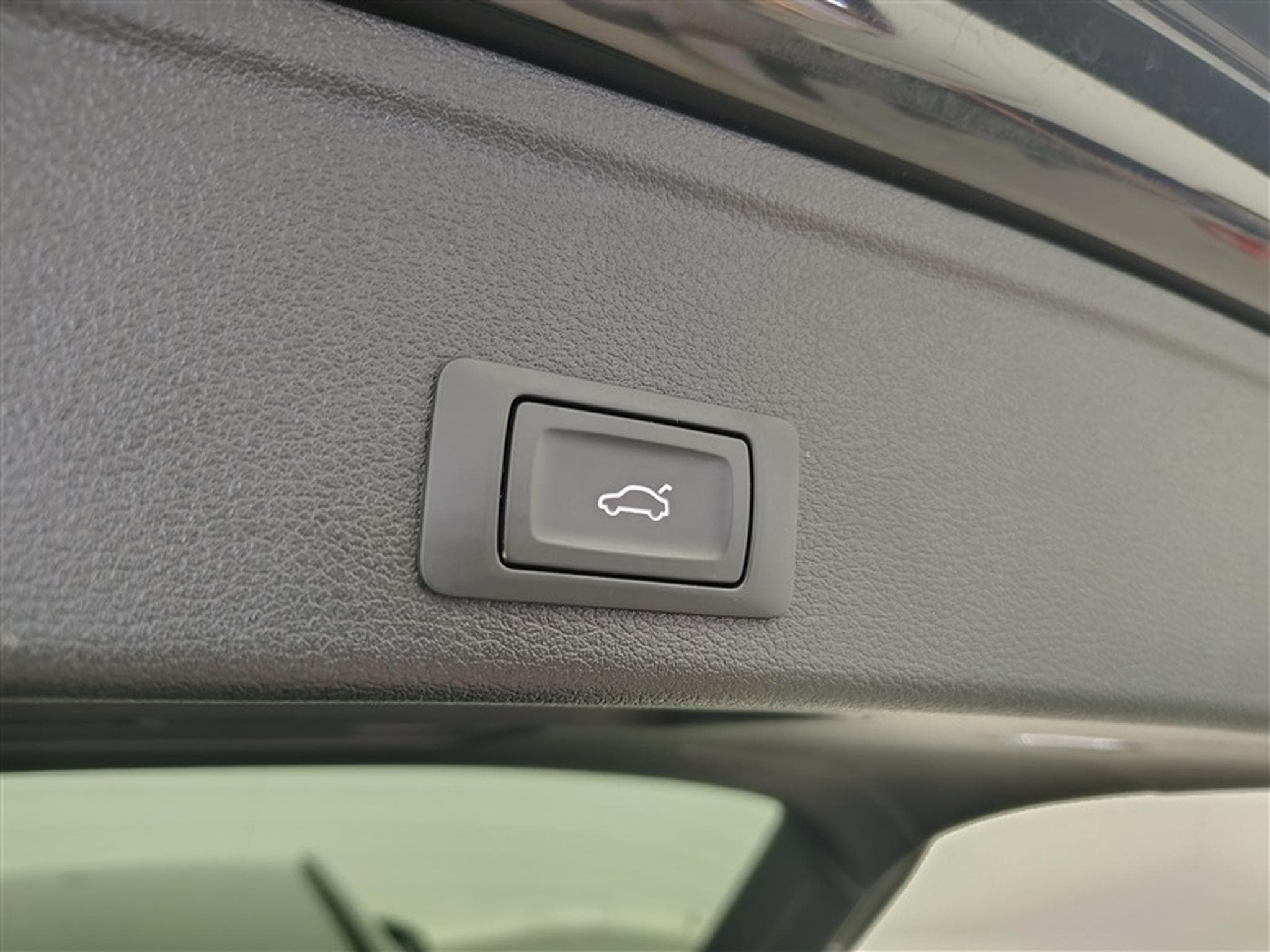 Audi A4 Avant 35 TFSI S-Tronic S-line Compétition (2024) - Photo 19