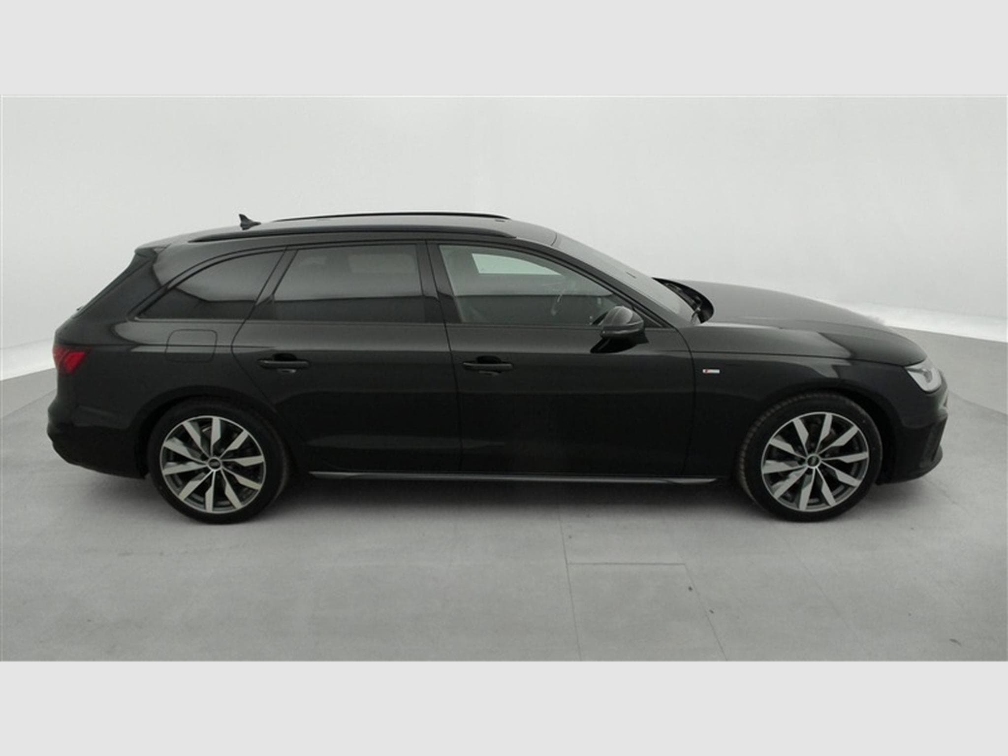 Audi A4 Avant 35 TFSI S-Tronic S-line Compétition (2024) - Photo 25