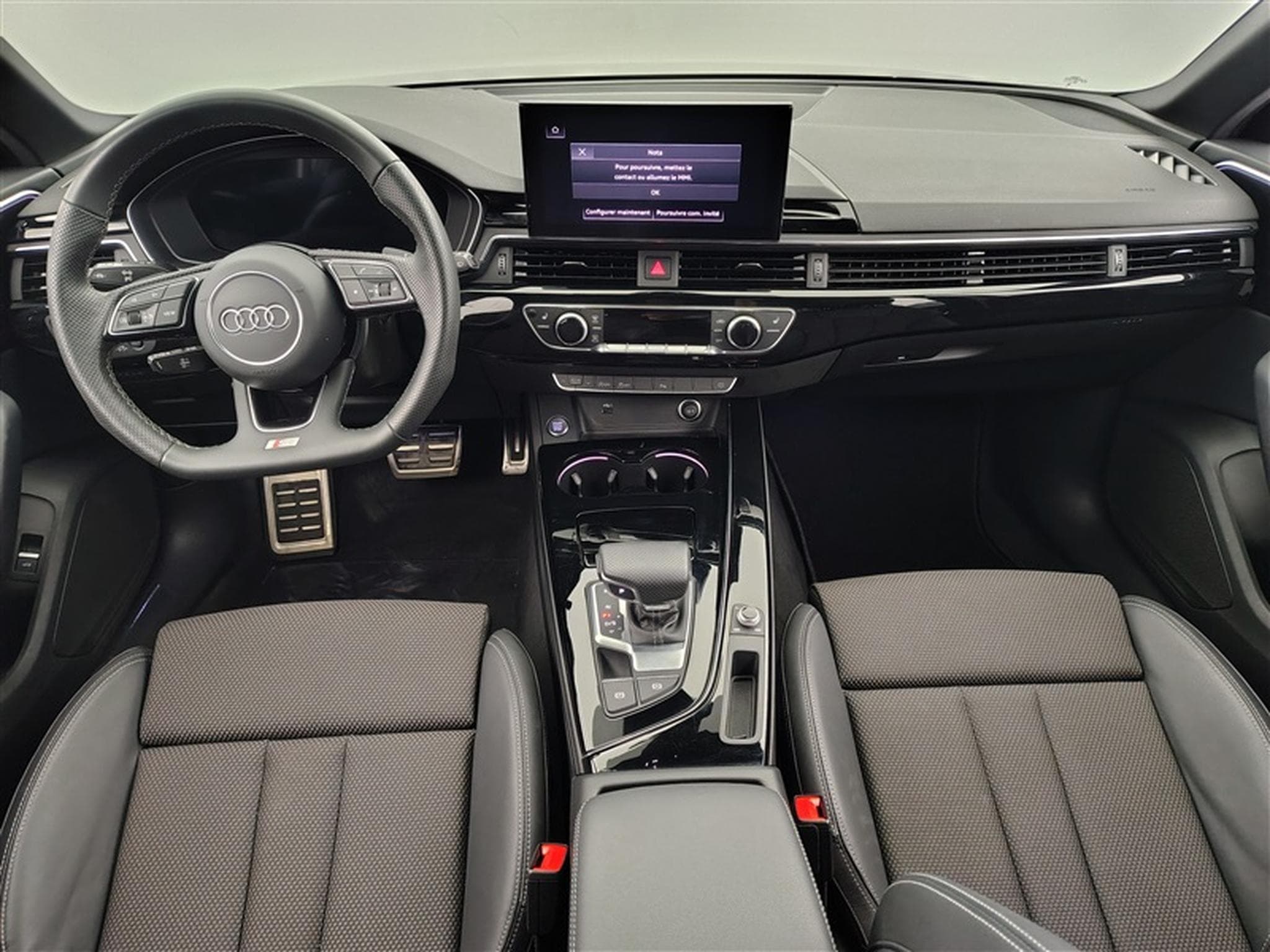Audi A4 Avant 35 TFSI S-Tronic S-line Compétition (2024) - Photo 8