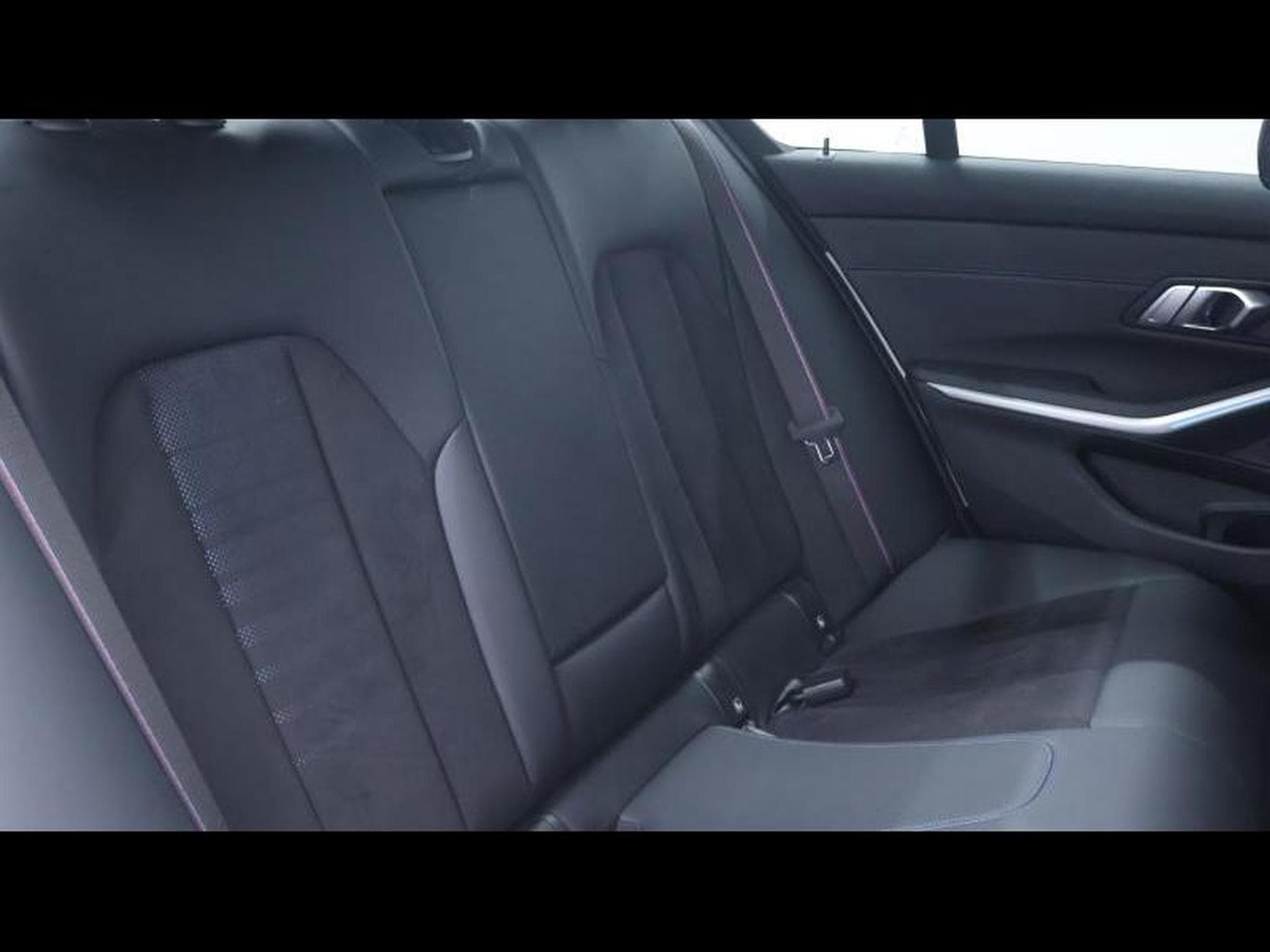 BMW 318 d M Sport Pro Steptronic (2023) - Photo 14