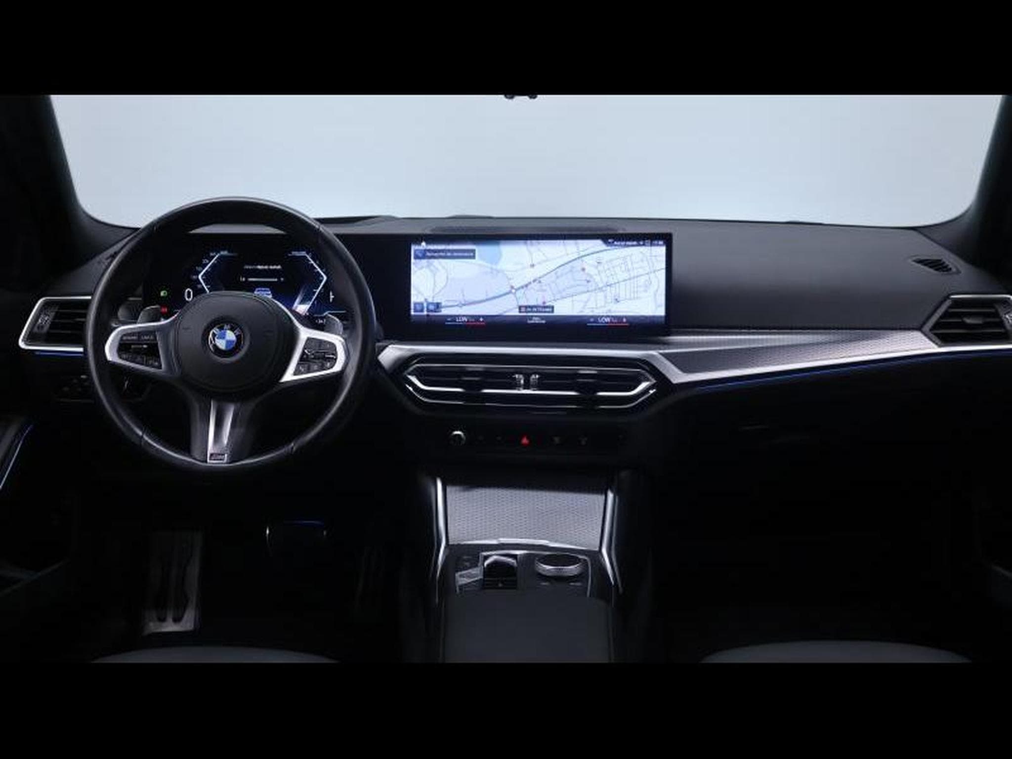 BMW 318 d M Sport Pro Steptronic (2023) - Photo 15