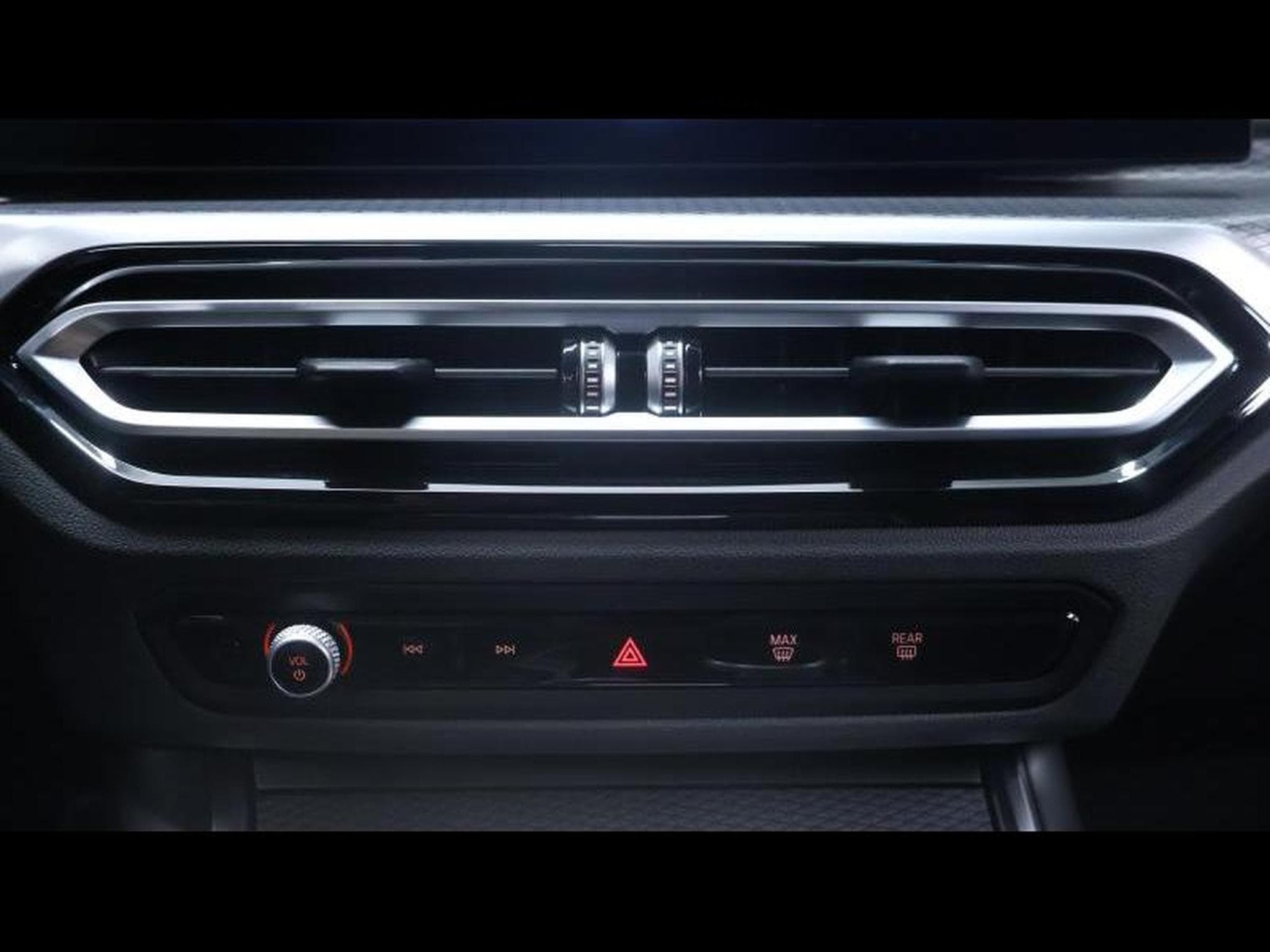 BMW 318 d M Sport Pro Steptronic (2023) - Photo 20