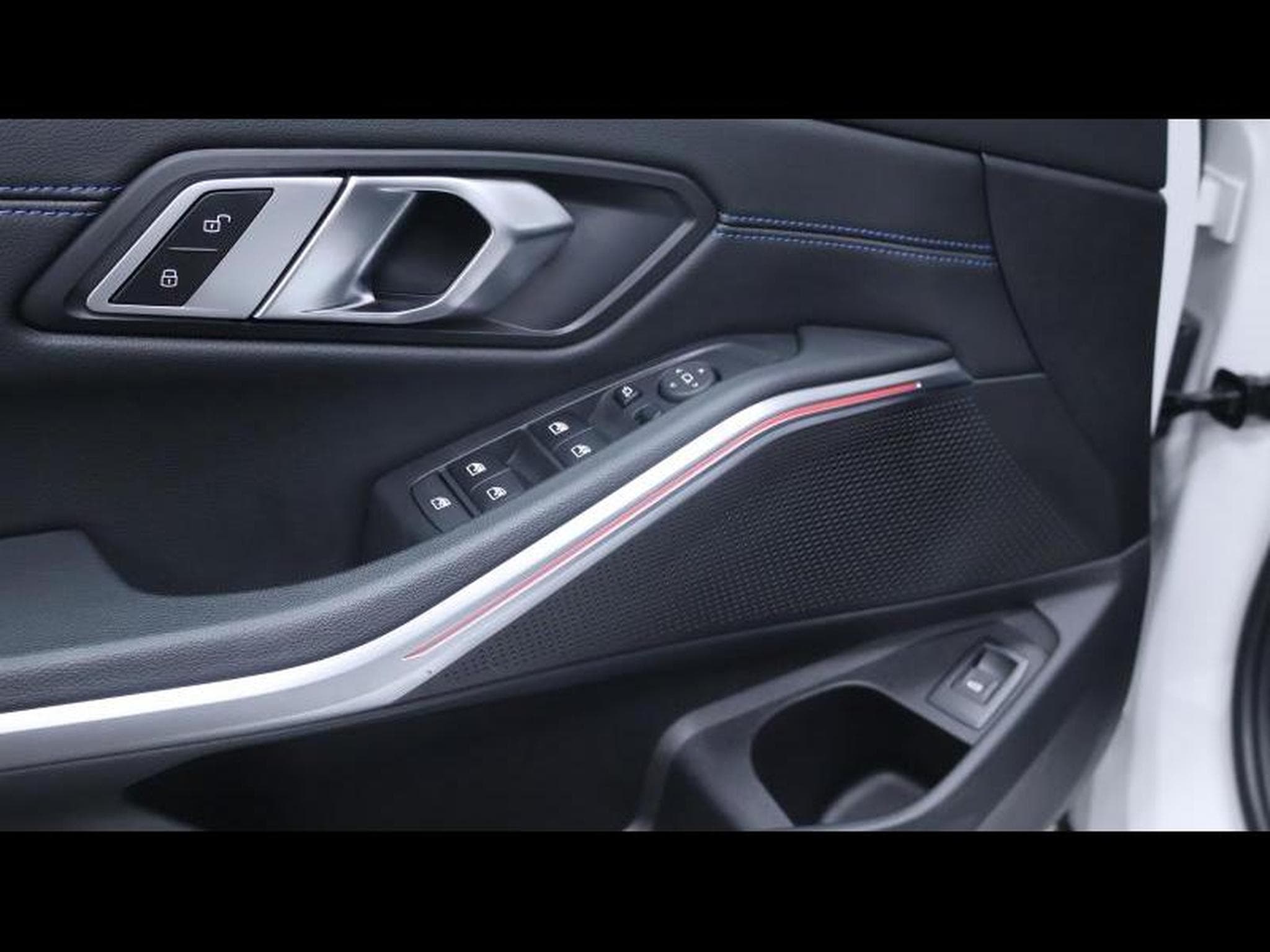 BMW 318 d M Sport Pro Steptronic (2023) - Photo 26