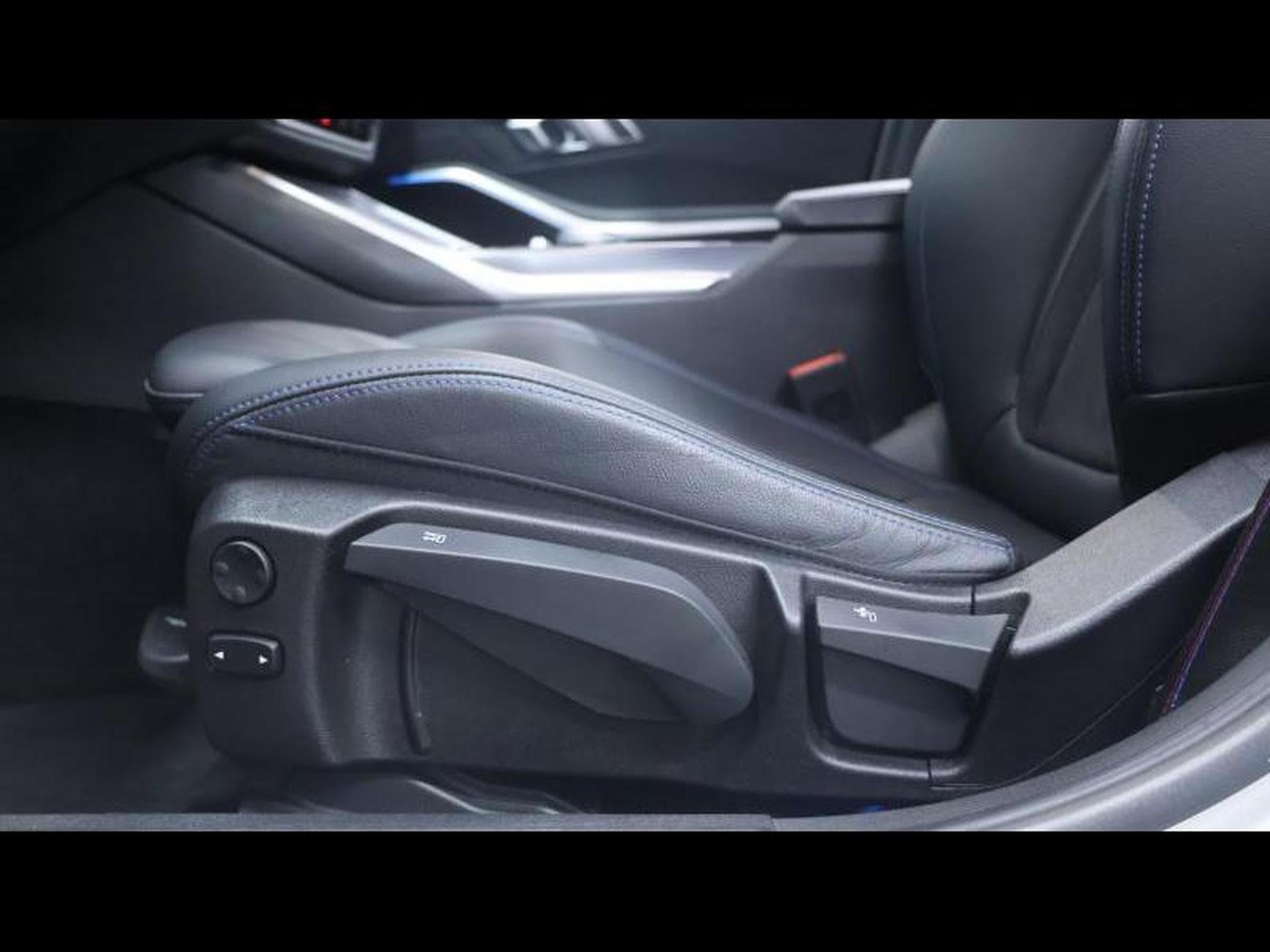 BMW 318 d M Sport Pro Steptronic (2023) - Photo 27