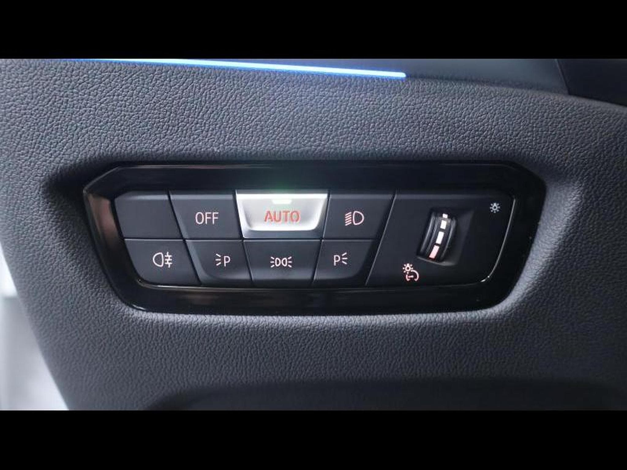 BMW 318 d M Sport Pro Steptronic (2023) - Photo 31