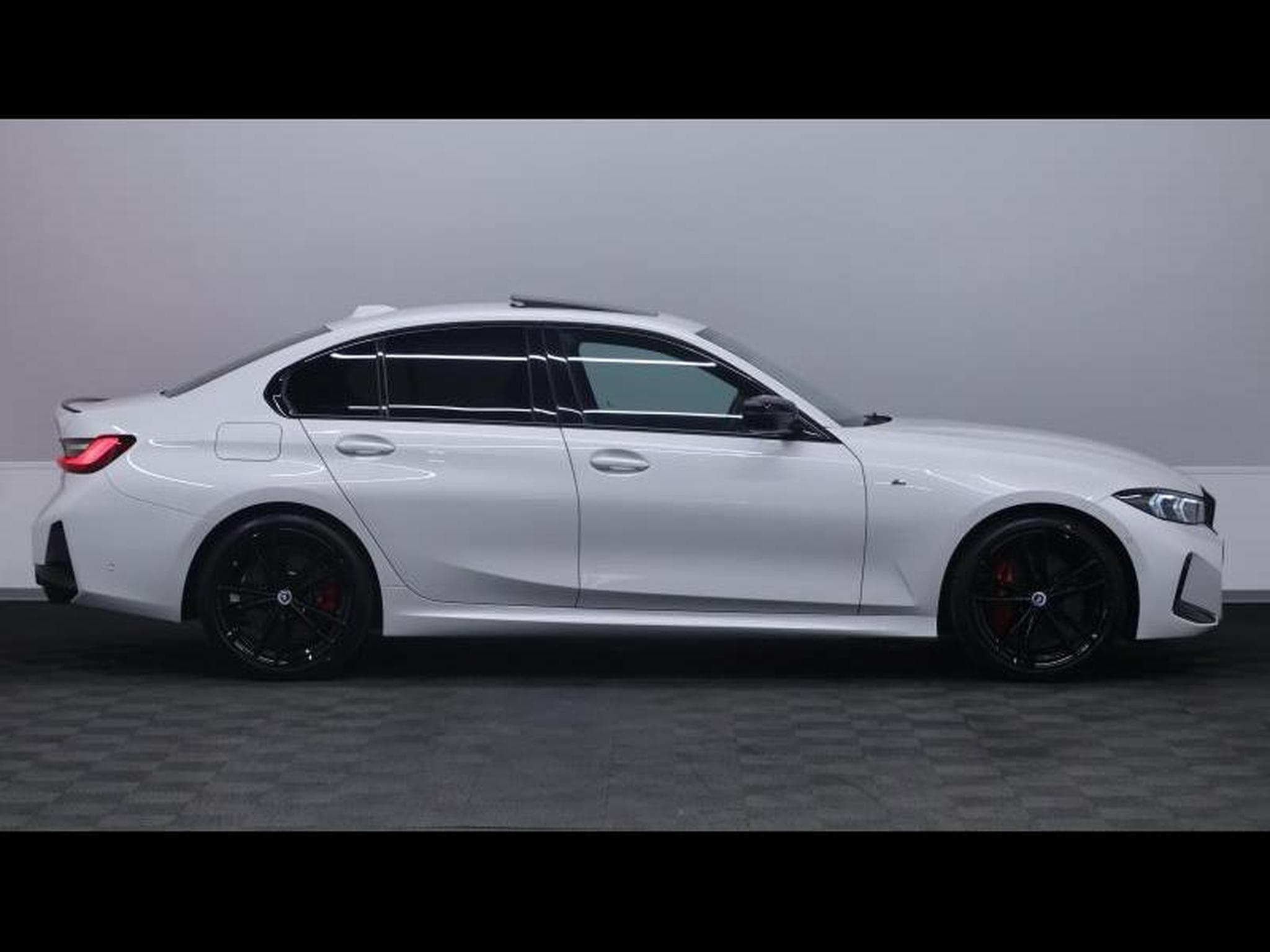 BMW 318 d M Sport Pro Steptronic (2023) - Photo 4