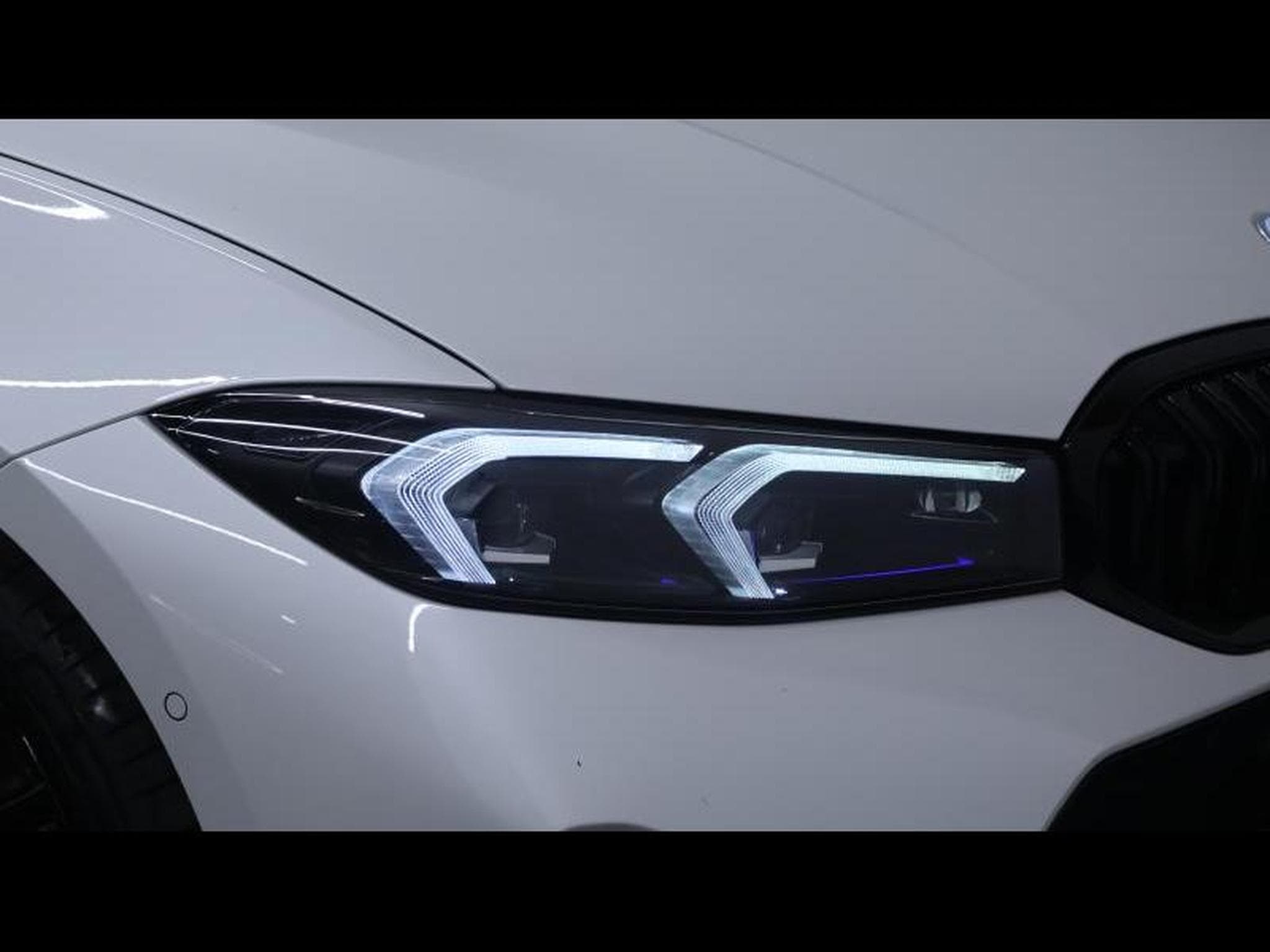BMW 318 d M Sport Pro Steptronic (2023) - Photo 8