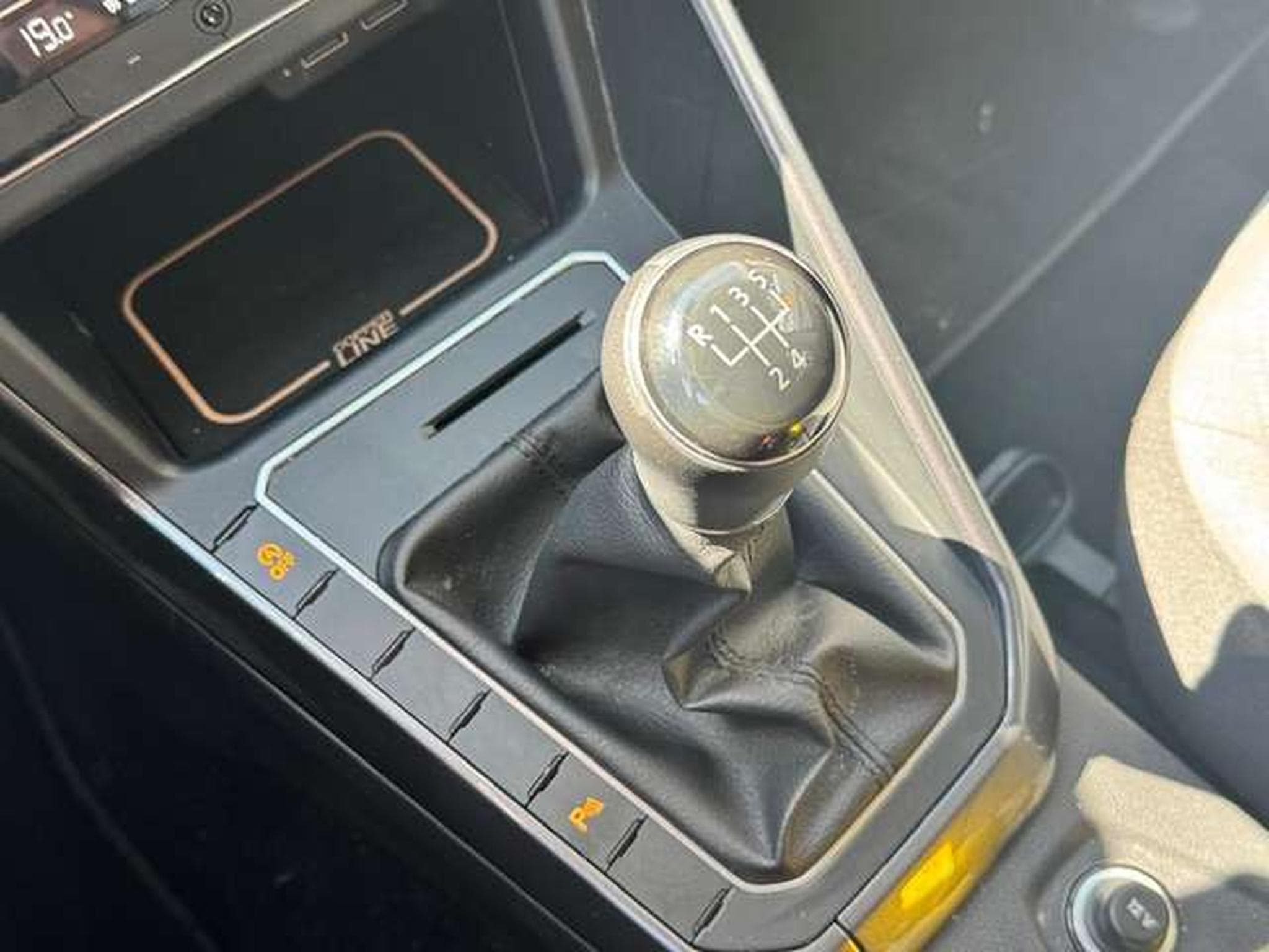 VW Polo TSI 95ch BVM COOPER LINE (2019) - Photo 18