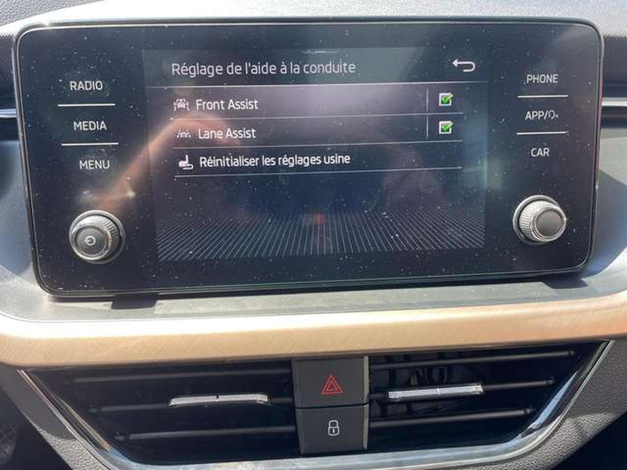 Skoda Scala Scala 1.0 TSI - JUSQU'A 3 ANS DE GARANTIE (2020) - Photo 17