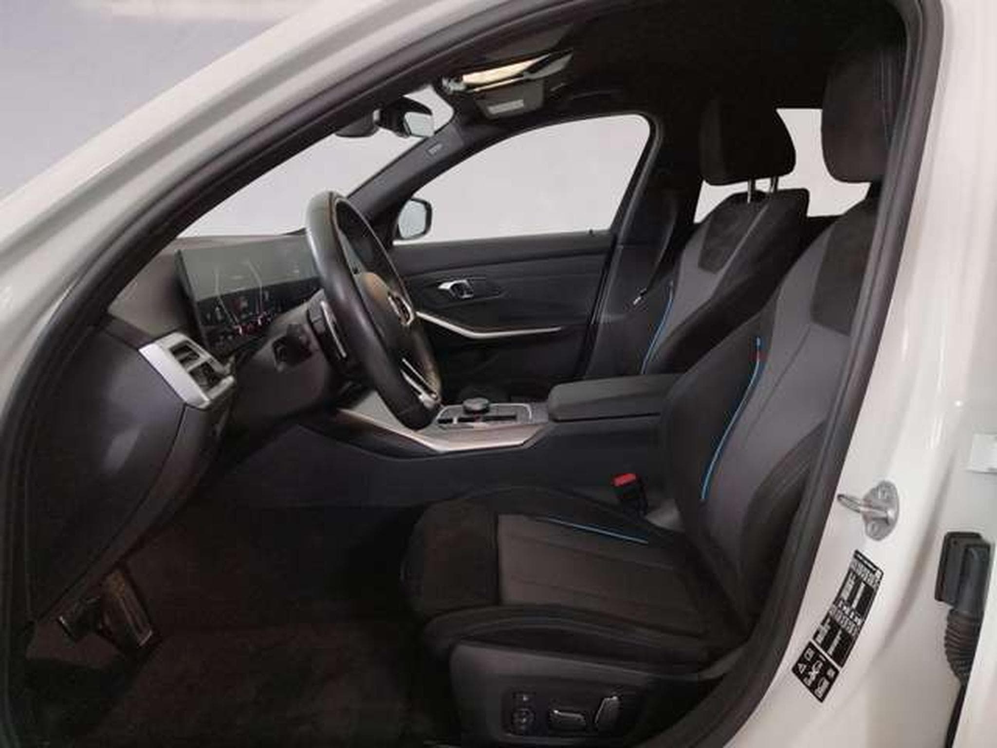 BMW 320 d xDrive DAB LED (2024) - Photo 7