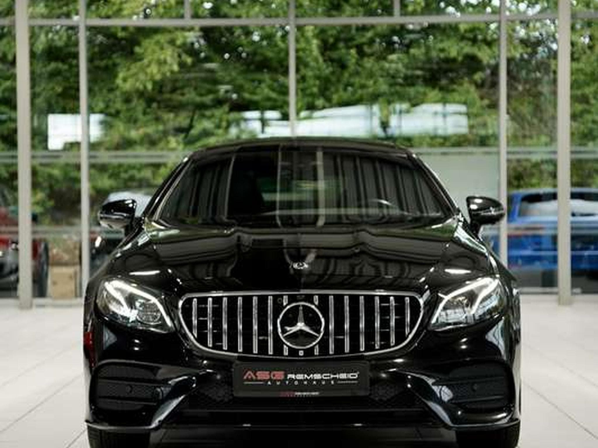 Mercedes E 450 4M Coupé AMG Line *2.H *19 *Pano*HUD*360° (2019) - Photo 3