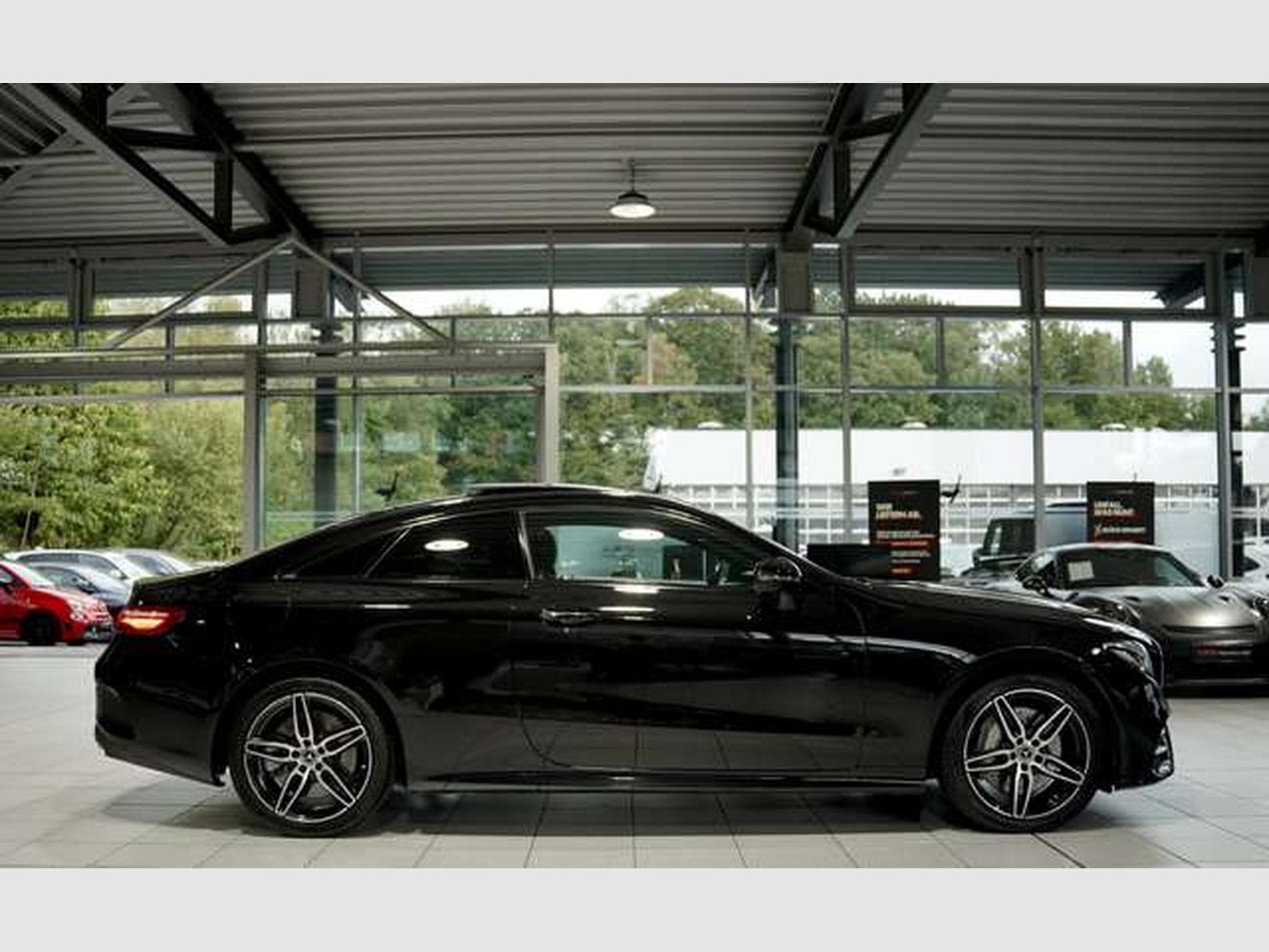 Mercedes E 450 4M Coupé AMG Line *2.H *19 *Pano*HUD*360° (2019) - Photo 6