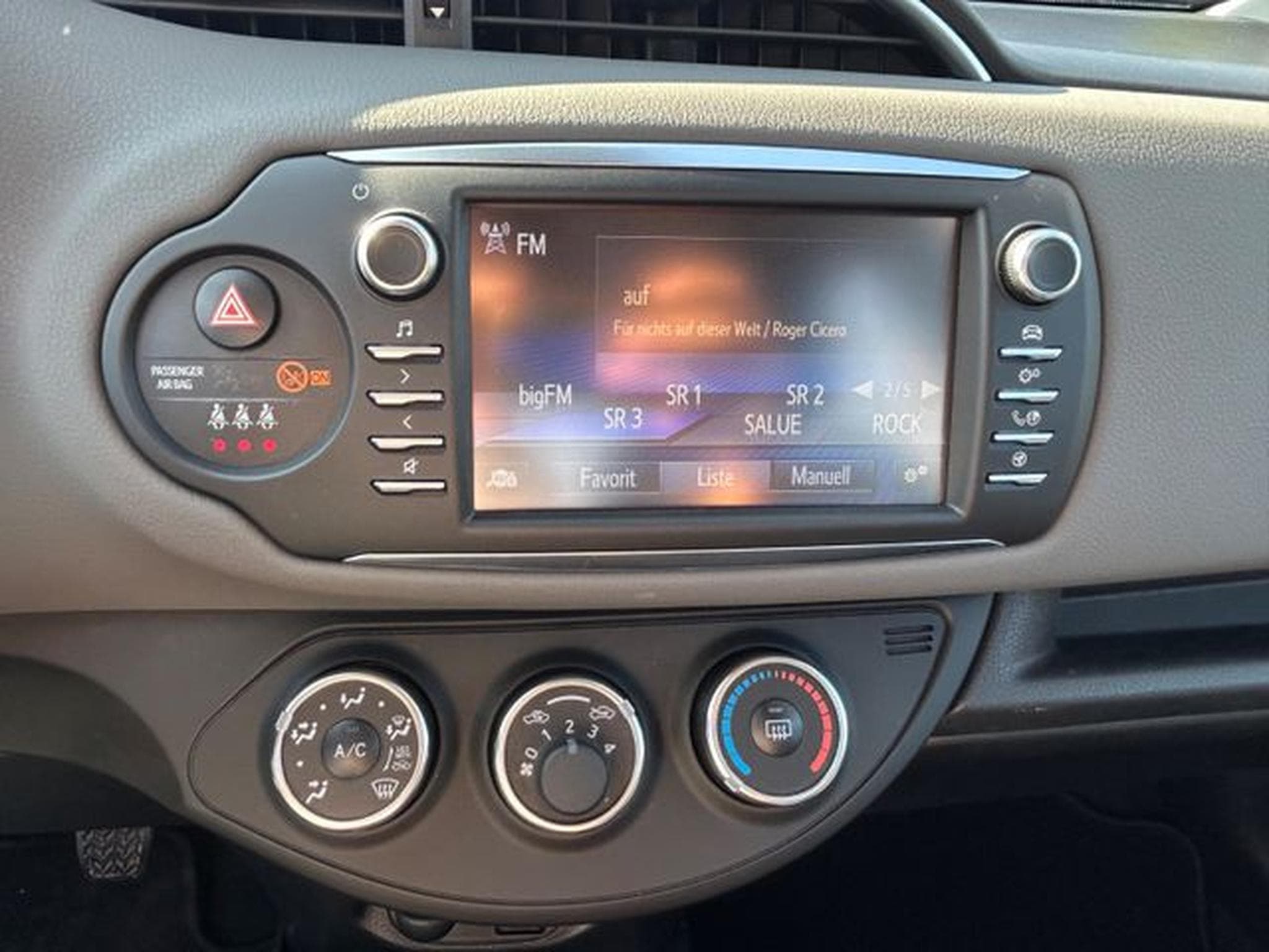 Toyota Yaris Yaris Comfort *Kamera*Bluetooth*MFL*Euro6* (2018) - Photo 11