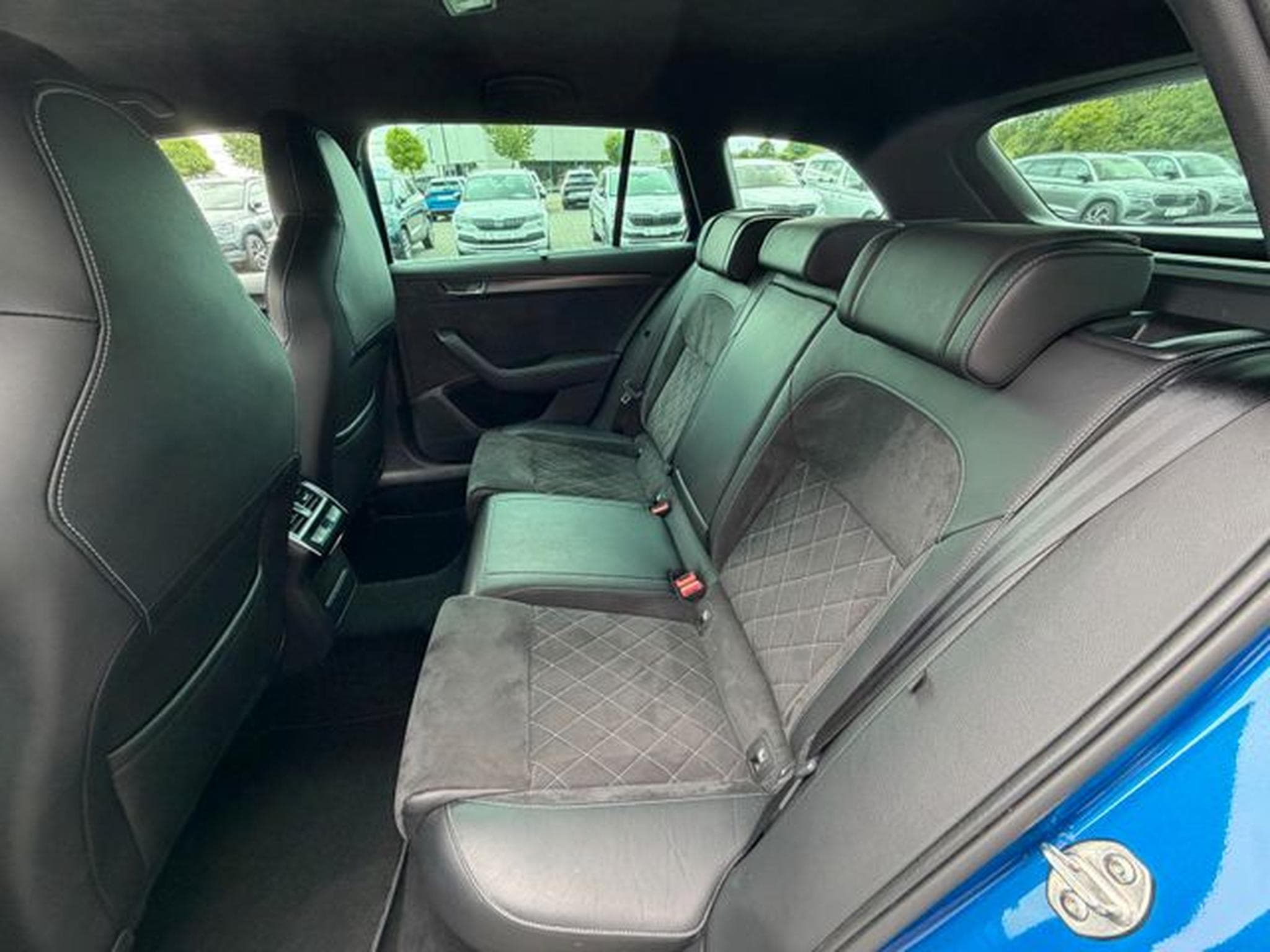 Skoda Superb Superb 1,4TSi PlugIn Kombi Sportline iV AHK Sthz (2021) - Photo 11