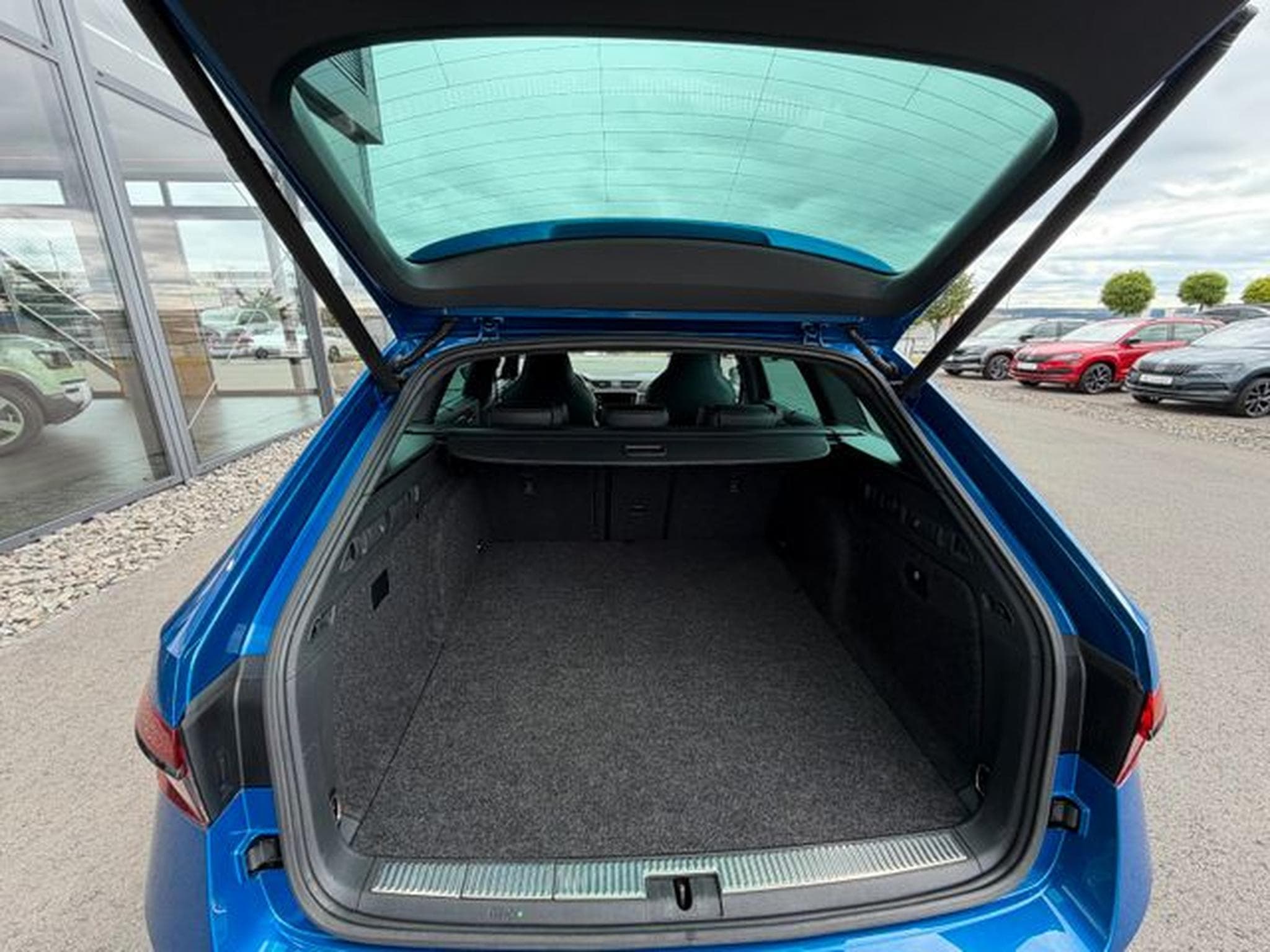 Skoda Superb Superb 1,4TSi PlugIn Kombi Sportline iV AHK Sthz (2021) - Photo 12