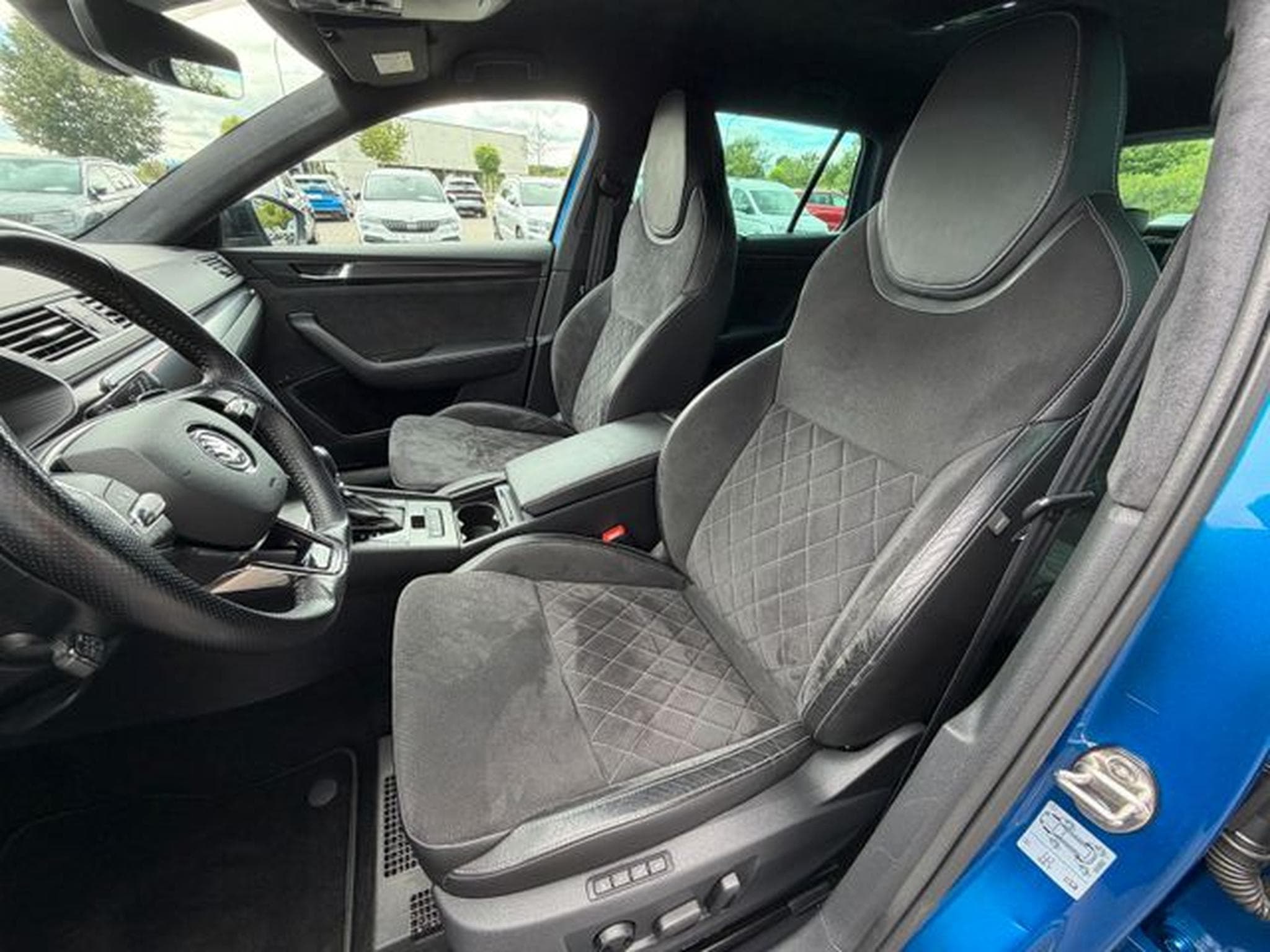 Skoda Superb Superb 1,4TSi PlugIn Kombi Sportline iV AHK Sthz (2021) - Photo 9