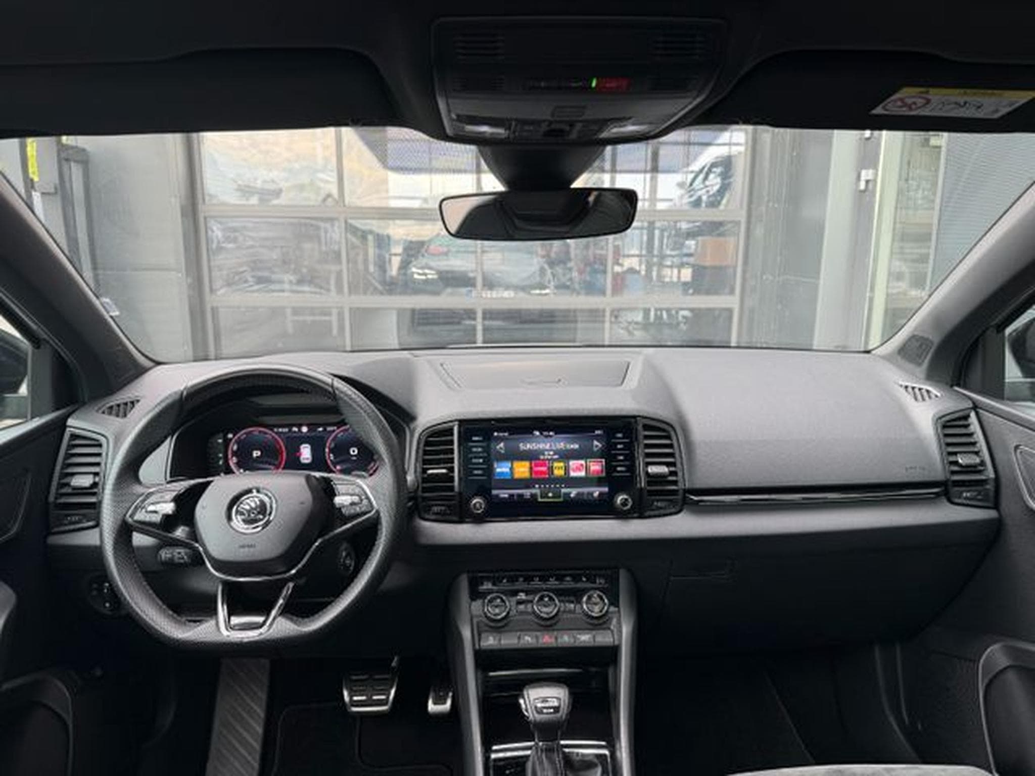Skoda Karoq Karoq Sportline 4x4 Pano AHK 4xSHZ DSG LED Navi (2023) - Photo 15