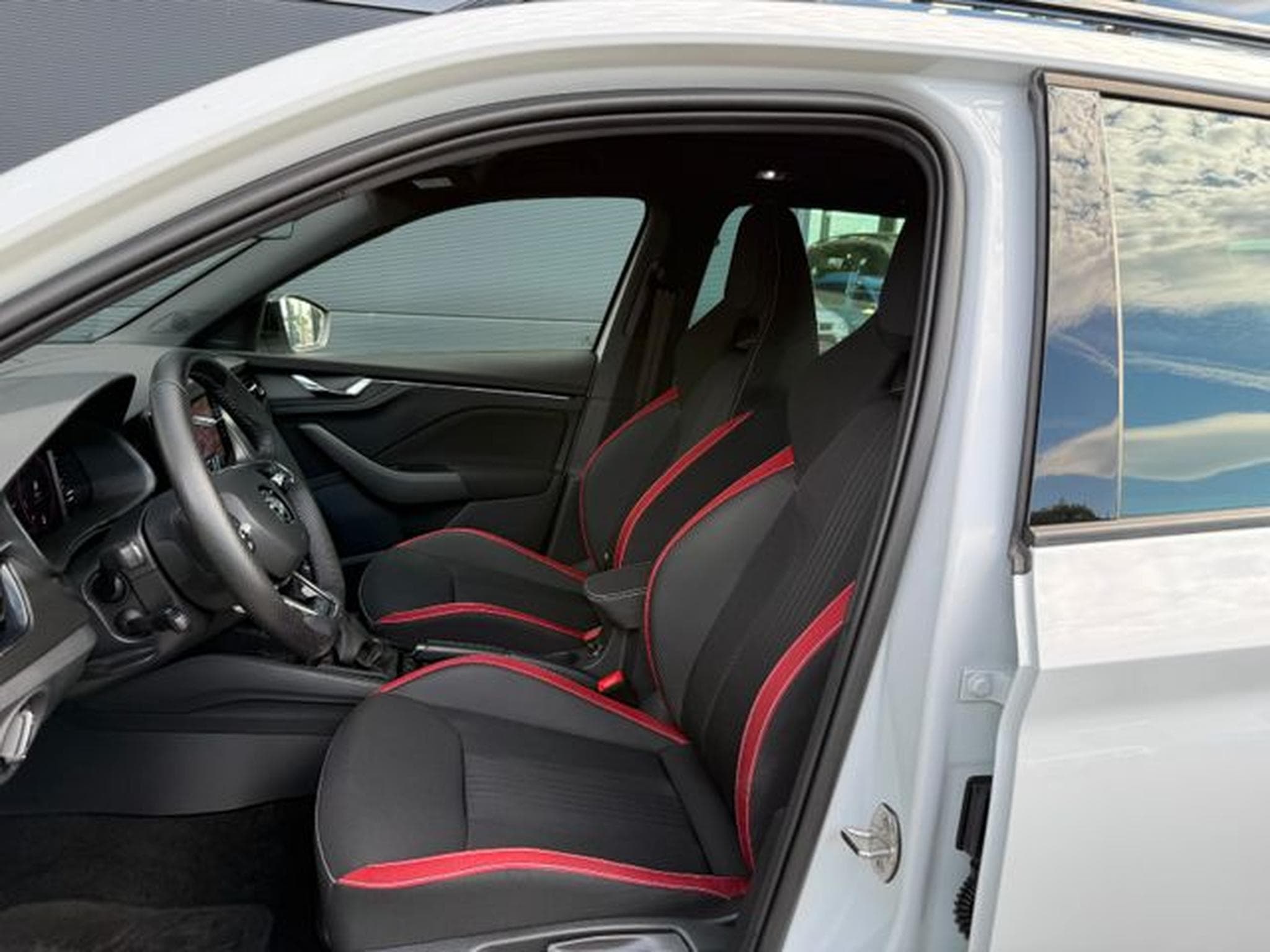 Skoda Kamiq Kamiq Monte Carlo DSG 18" Navi AHK VC ACC (2023) - Photo 10