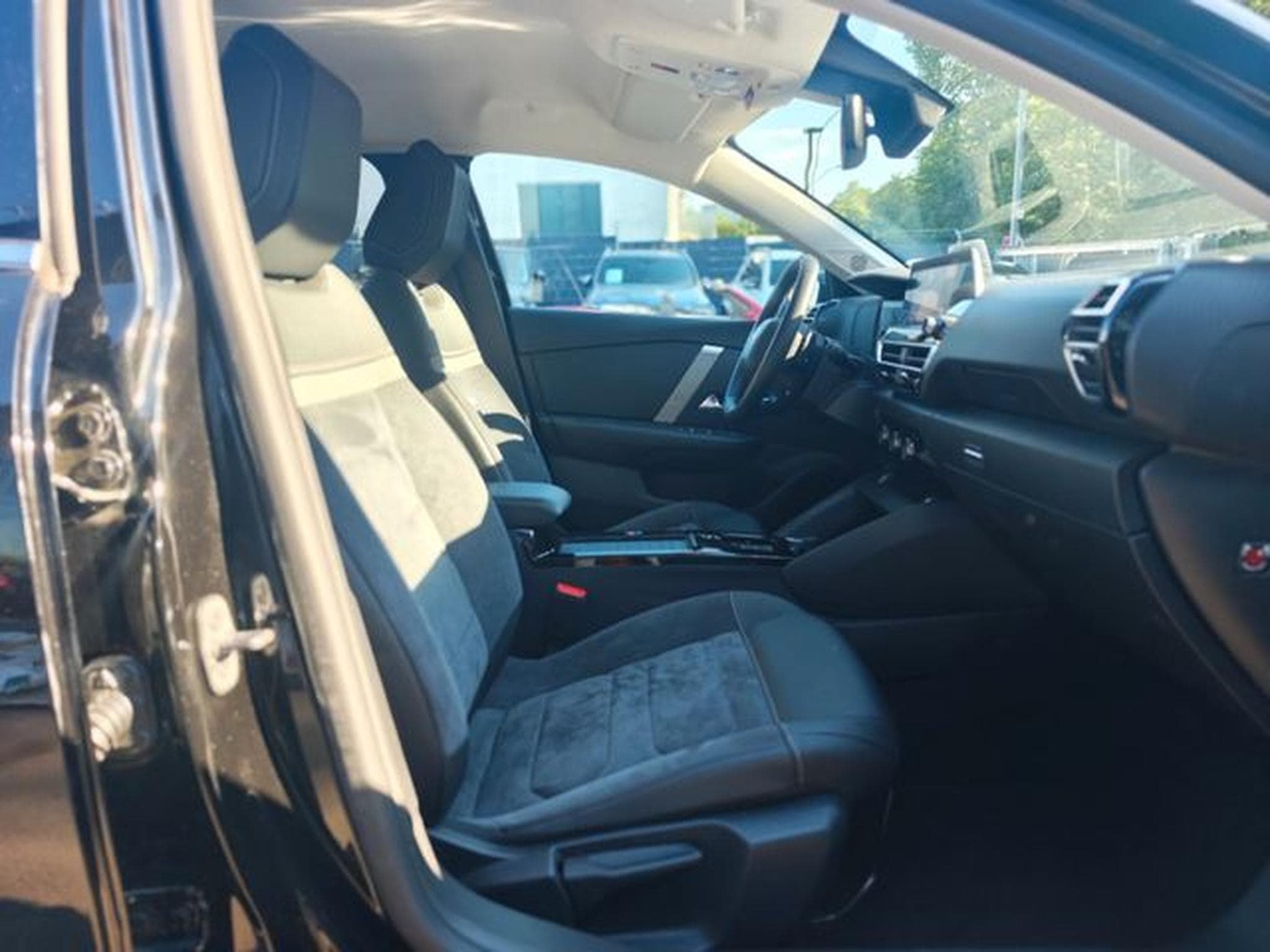 Citroën C4 C4 LIM. MAX*HEAD UP*KLIMAAUTO*KAMERA*NAVI* (2024) - Photo 14