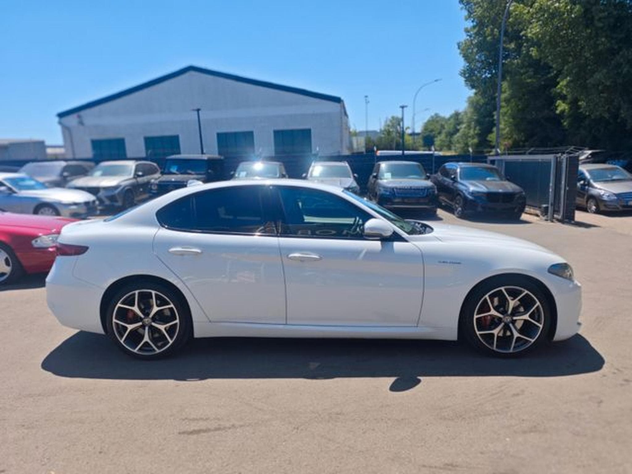 Alfa-Romeo Giulia GIULIA VELOCE Q4 *AUT*LEDER*NAVI*KAM*SHZ*8xALU* (2018) - Photo 14
