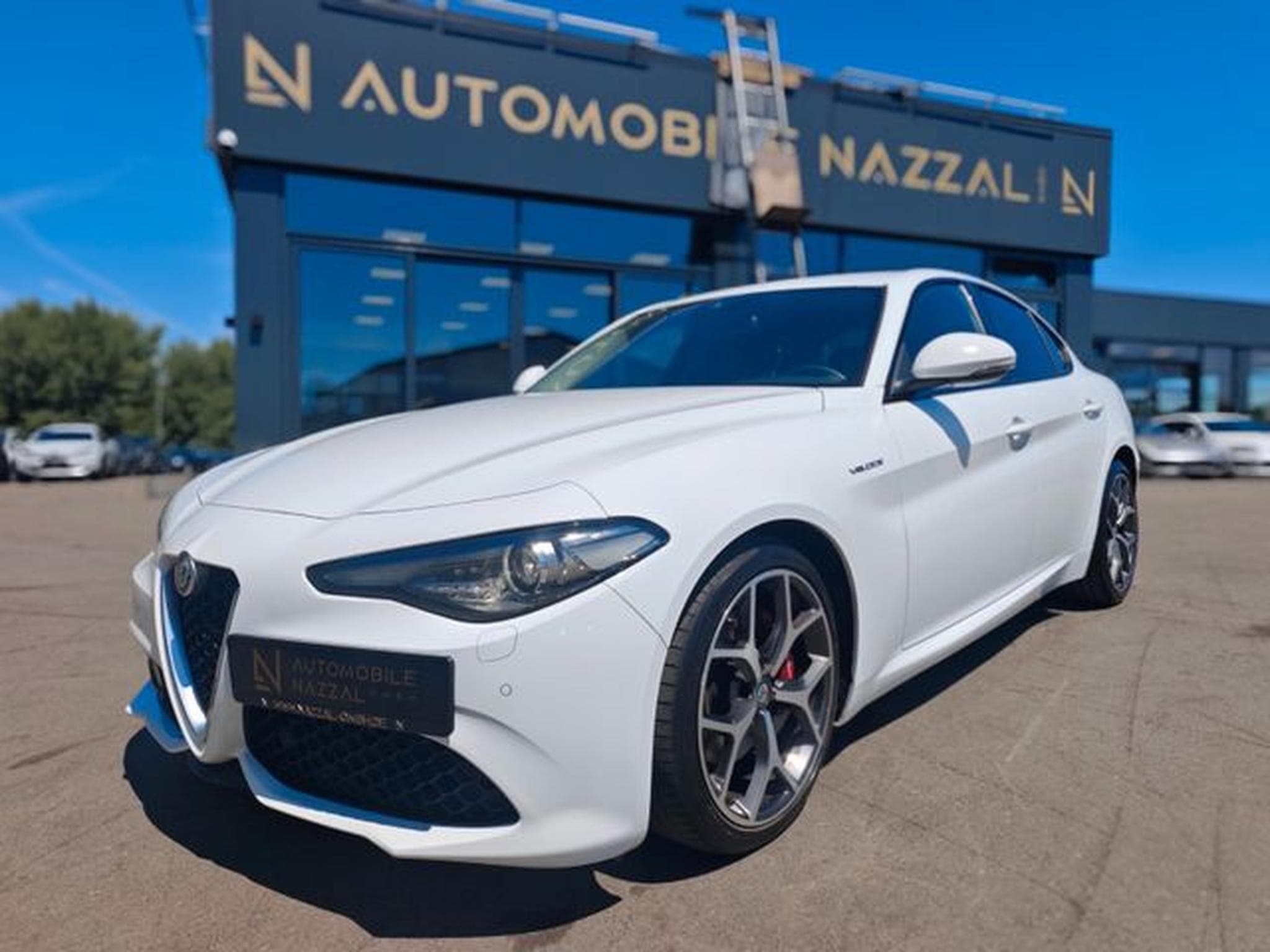 Alfa-Romeo Giulia GIULIA VELOCE Q4 *AUT*LEDER*NAVI*KAM*SHZ*8xALU* (2018) - Photo 2