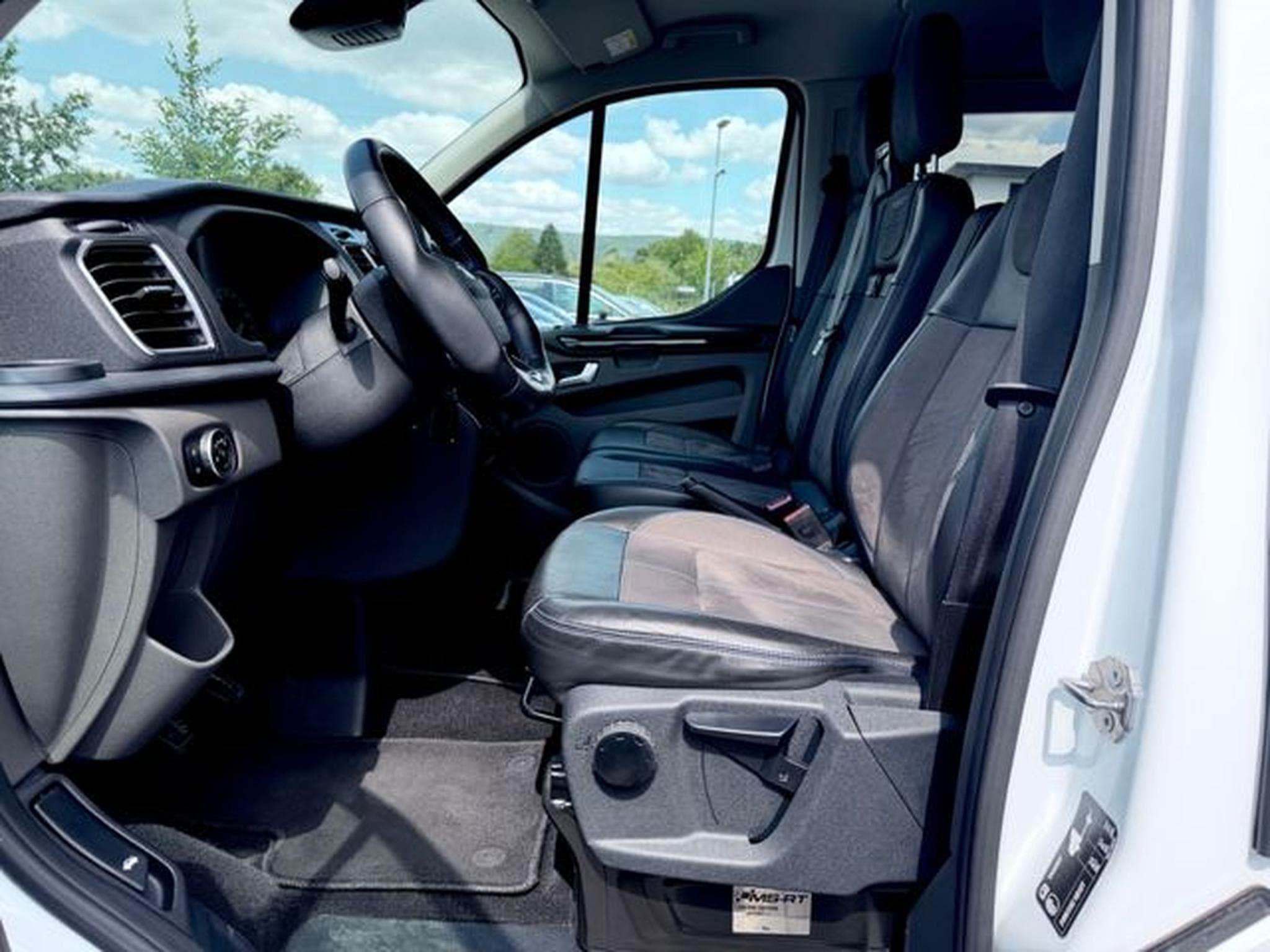 Ford Transit Tourneo Titanium MS-RT 2.0 TDCI /NAVI/LED/CAM/ (2021) - Photo 9
