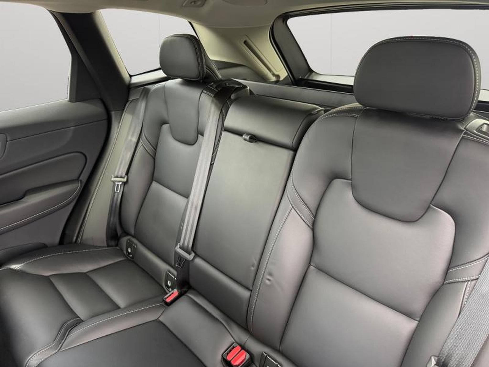 Volvo XC60 T6 Ultra Bright / Hybride BOWERS WILKINS  KIT HIVER INCLUS (2025) - Photo 13