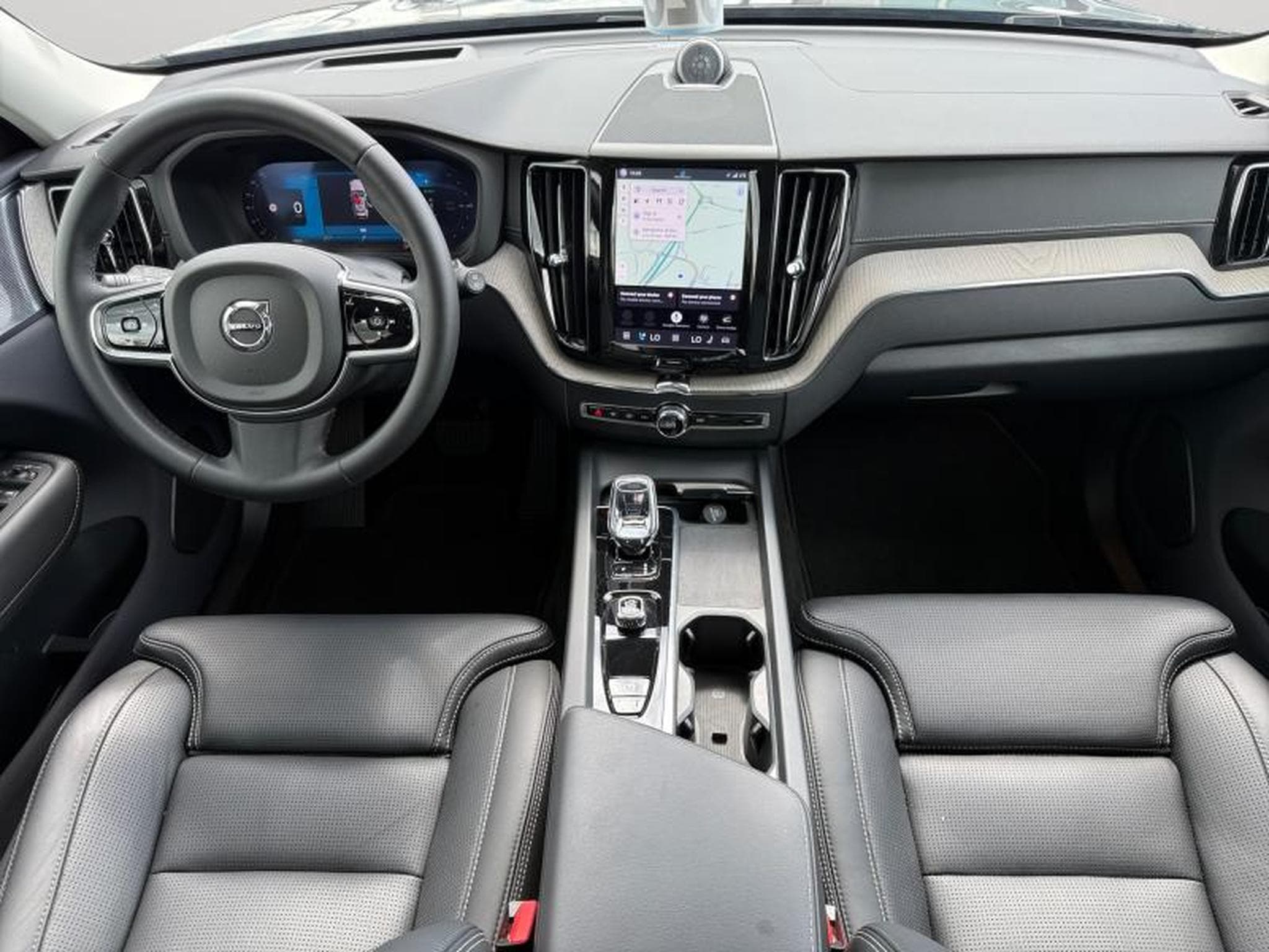 Volvo XC60 T6 Ultra Bright / Hybride BOWERS WILKINS  KIT HIVER INCLUS (2025) - Photo 3