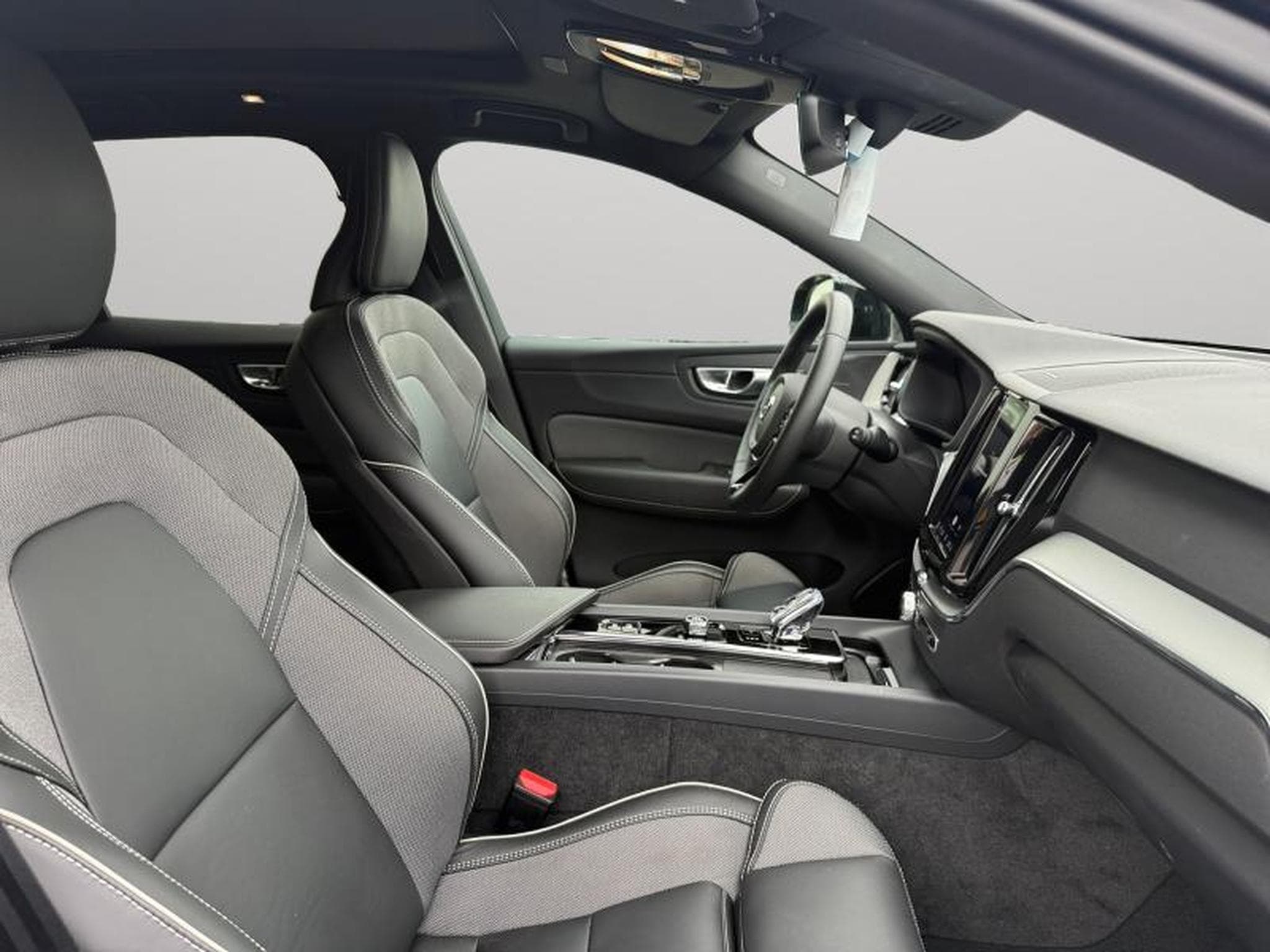 Volvo XC60 T8 Plus Dark / Hybride FOUR-C 21\' KIT HIVER INCLUS (2025) - Photo 15