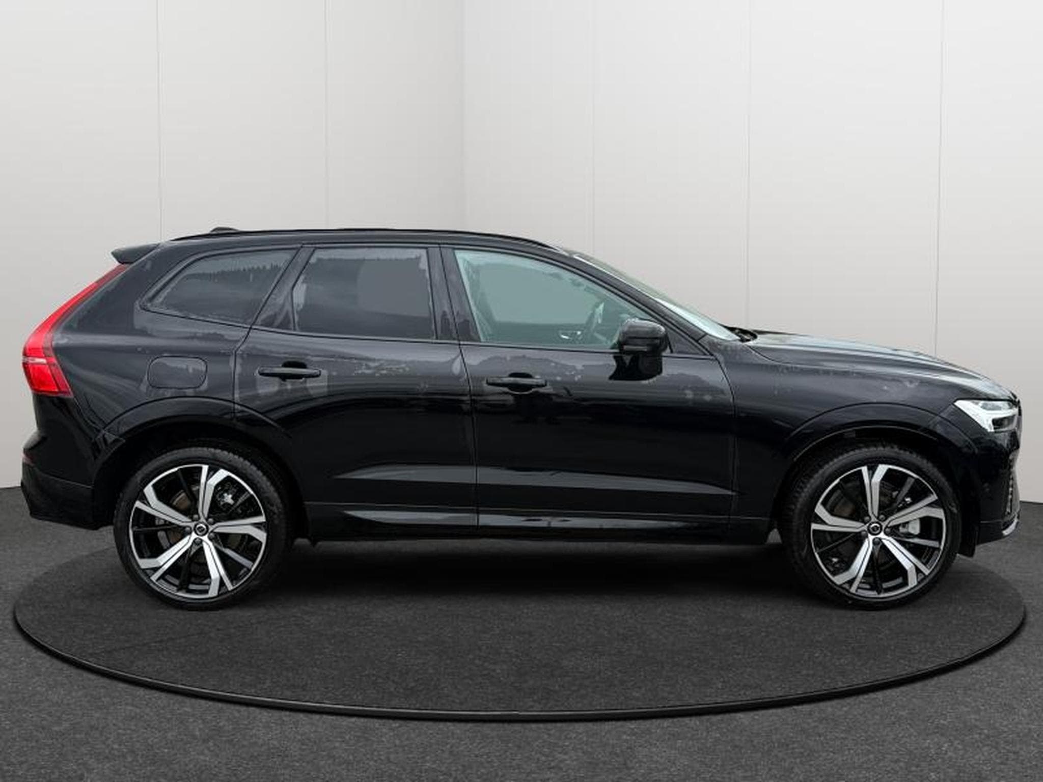 Volvo XC60 T8 Plus Dark / Hybride FOUR-C 21\' KIT HIVER INCLUS (2025) - Photo 7
