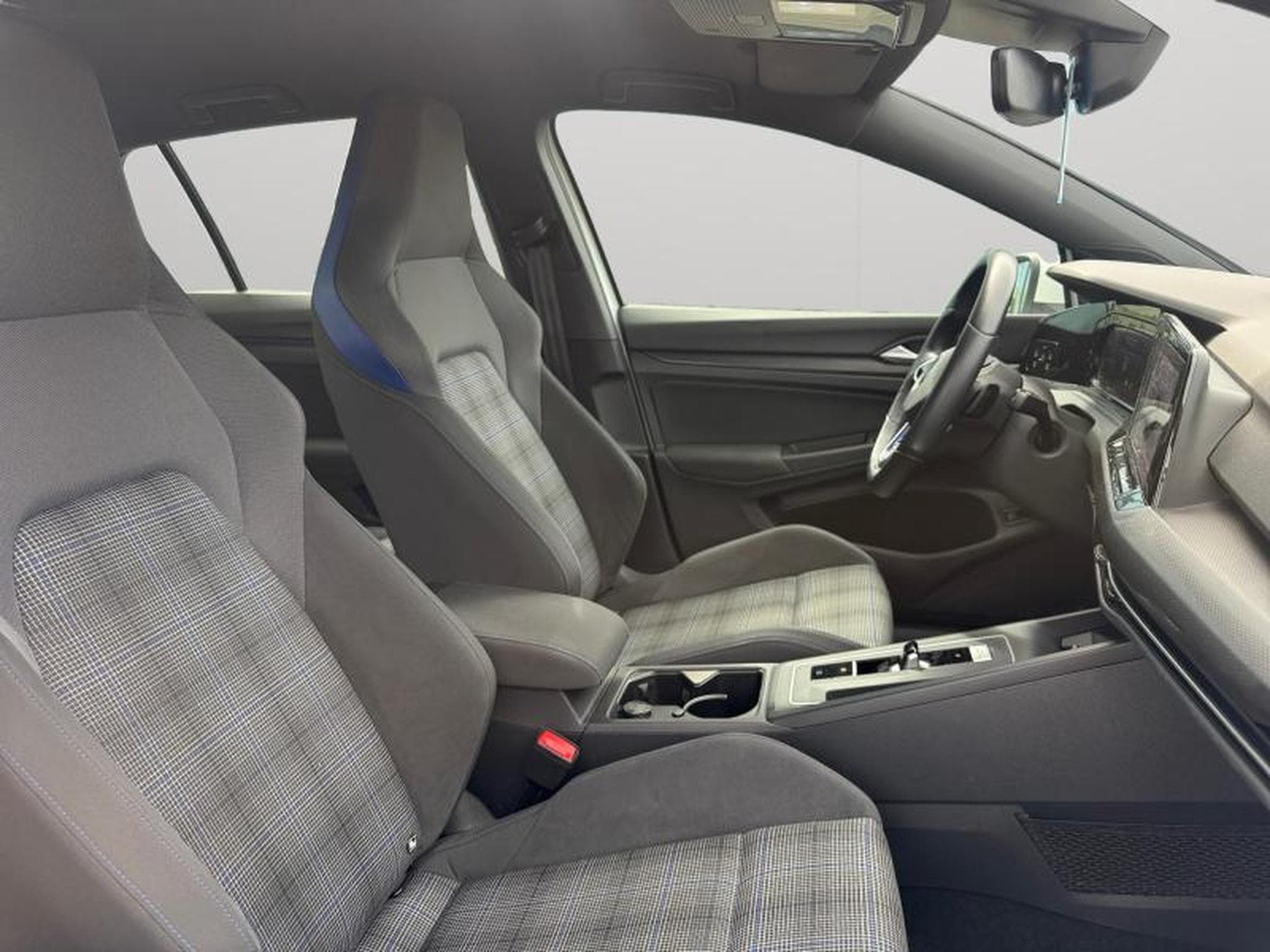 VW Golf VIII GTE (2021) - Photo 10