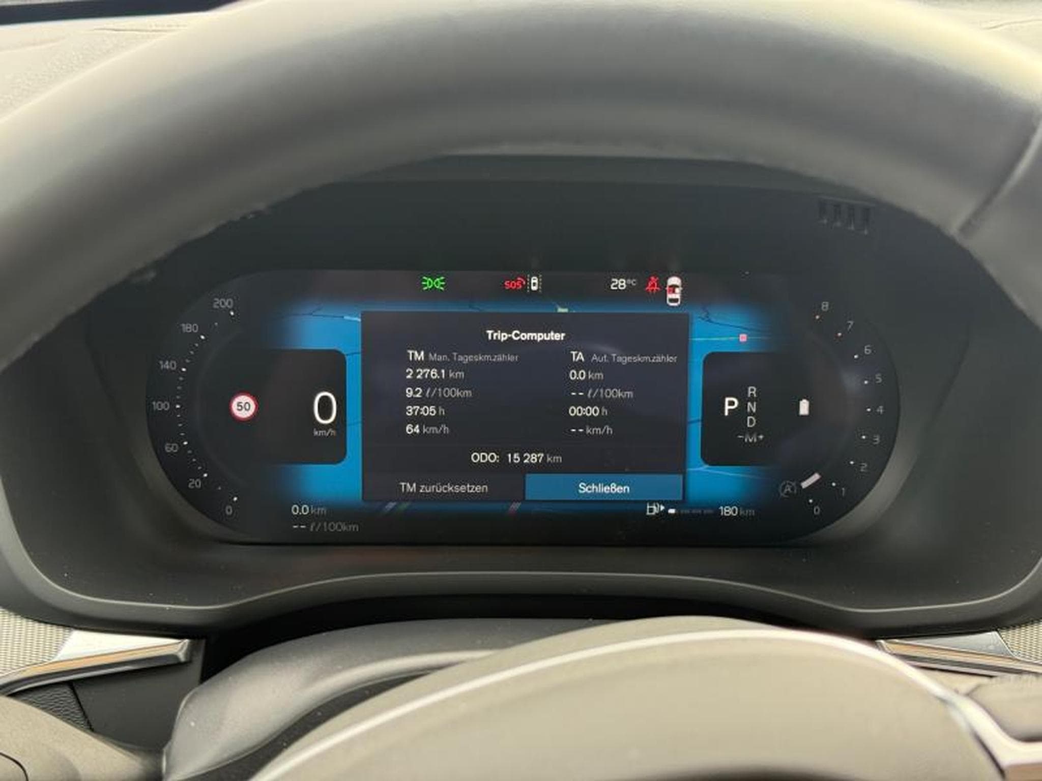 Volvo XC60 B5 AWD Ultra Black Edition / Essence (2025) - Photo 18