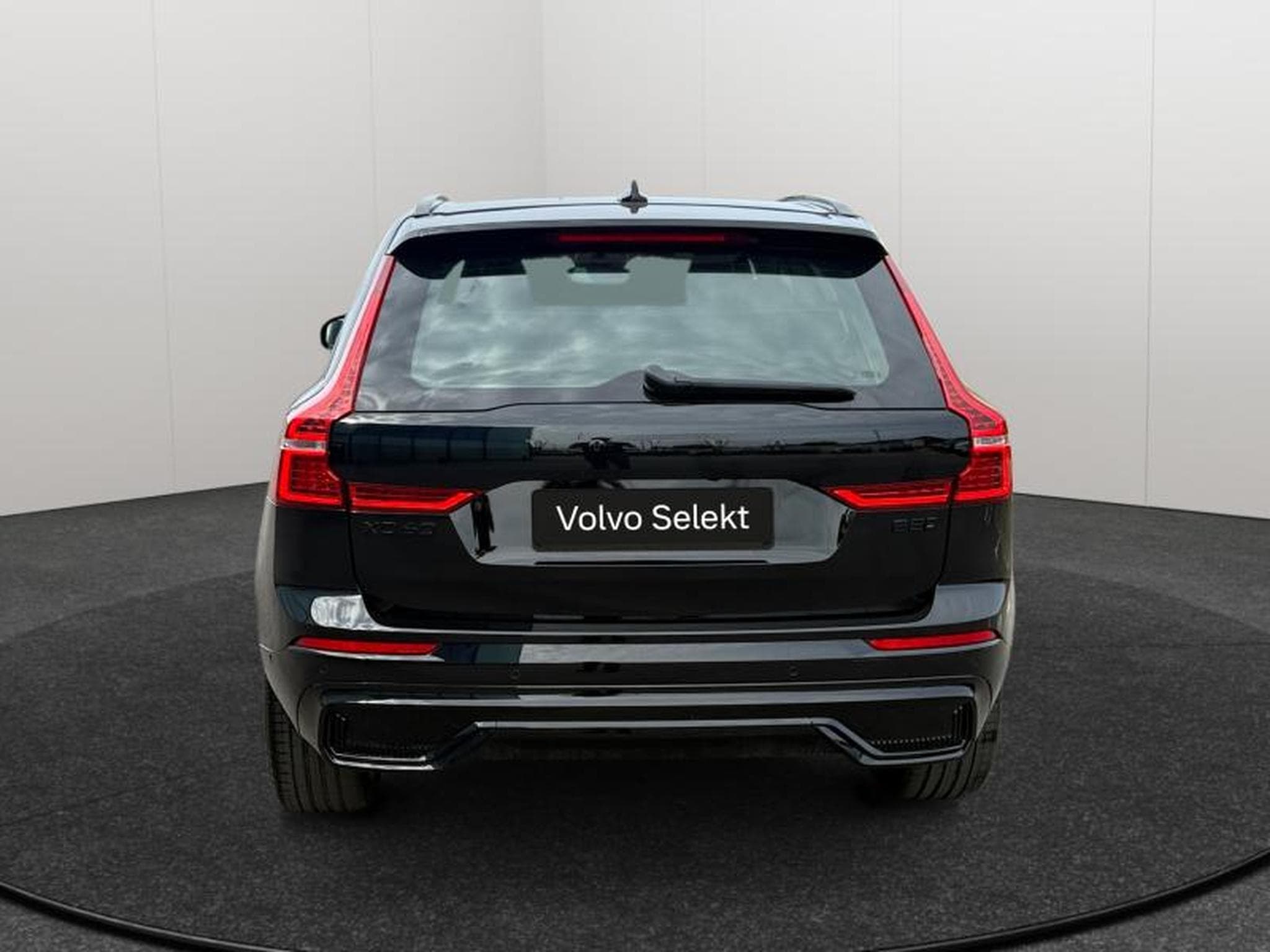 Volvo XC60 B5 AWD Ultra Black Edition / Essence (2025) - Photo 6