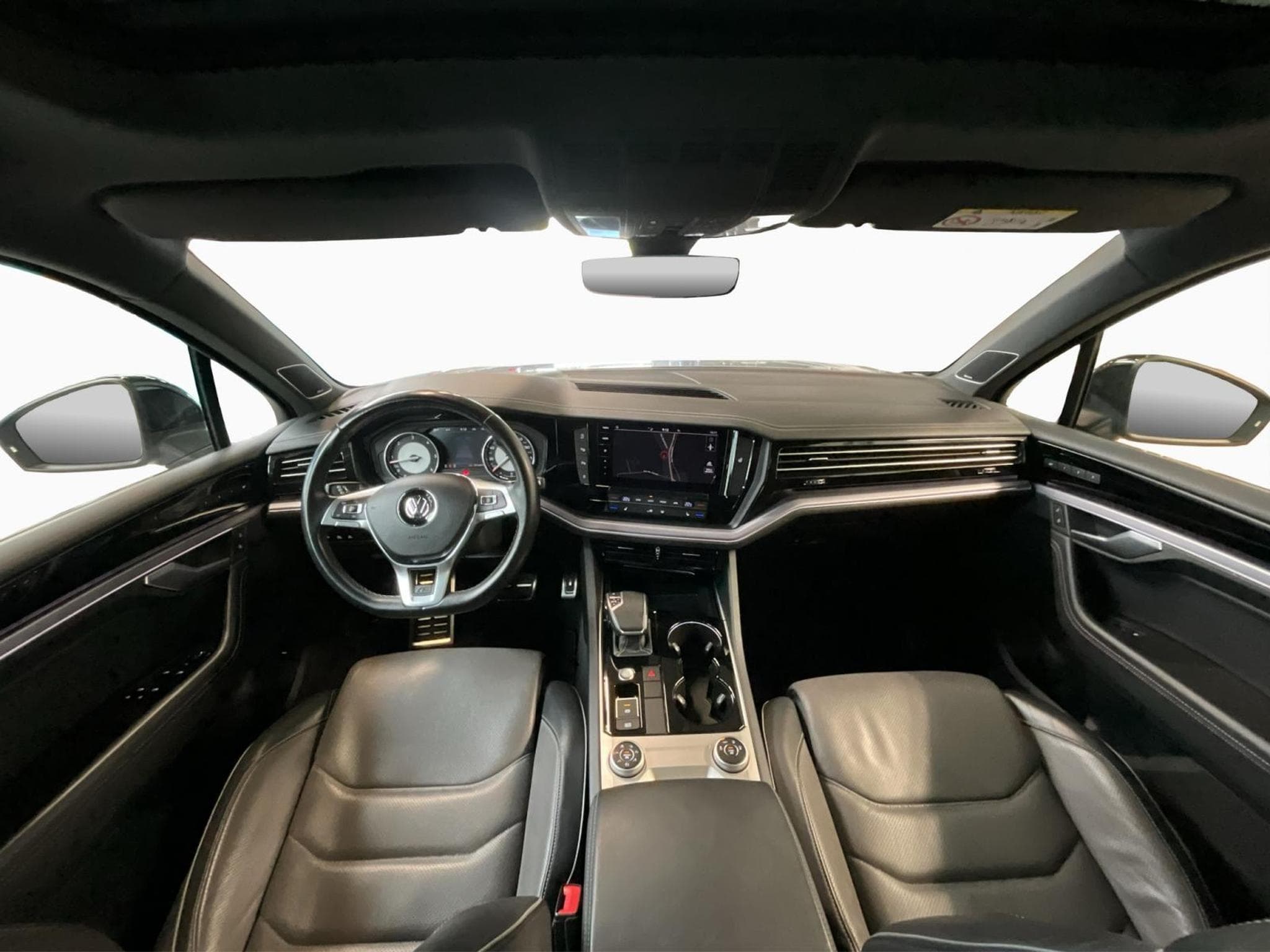 VW Touareg R-Line+V6+Black-Style+4M+Pano+Stand-H+Luft. (2019) - Photo 2