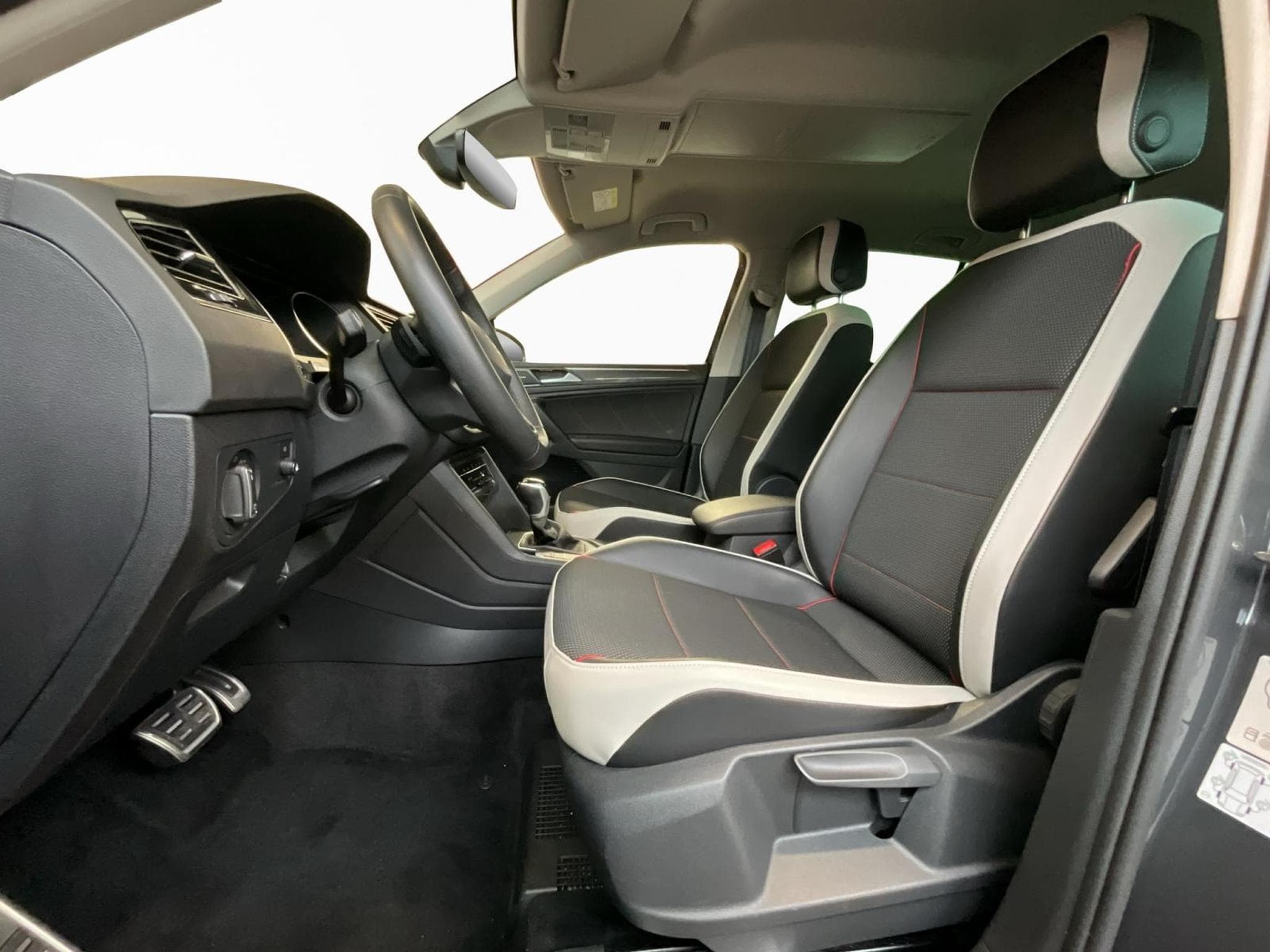 VW Tiguan Life-Urban-Sport+DSG+LED+RearView (2024) - Photo 11