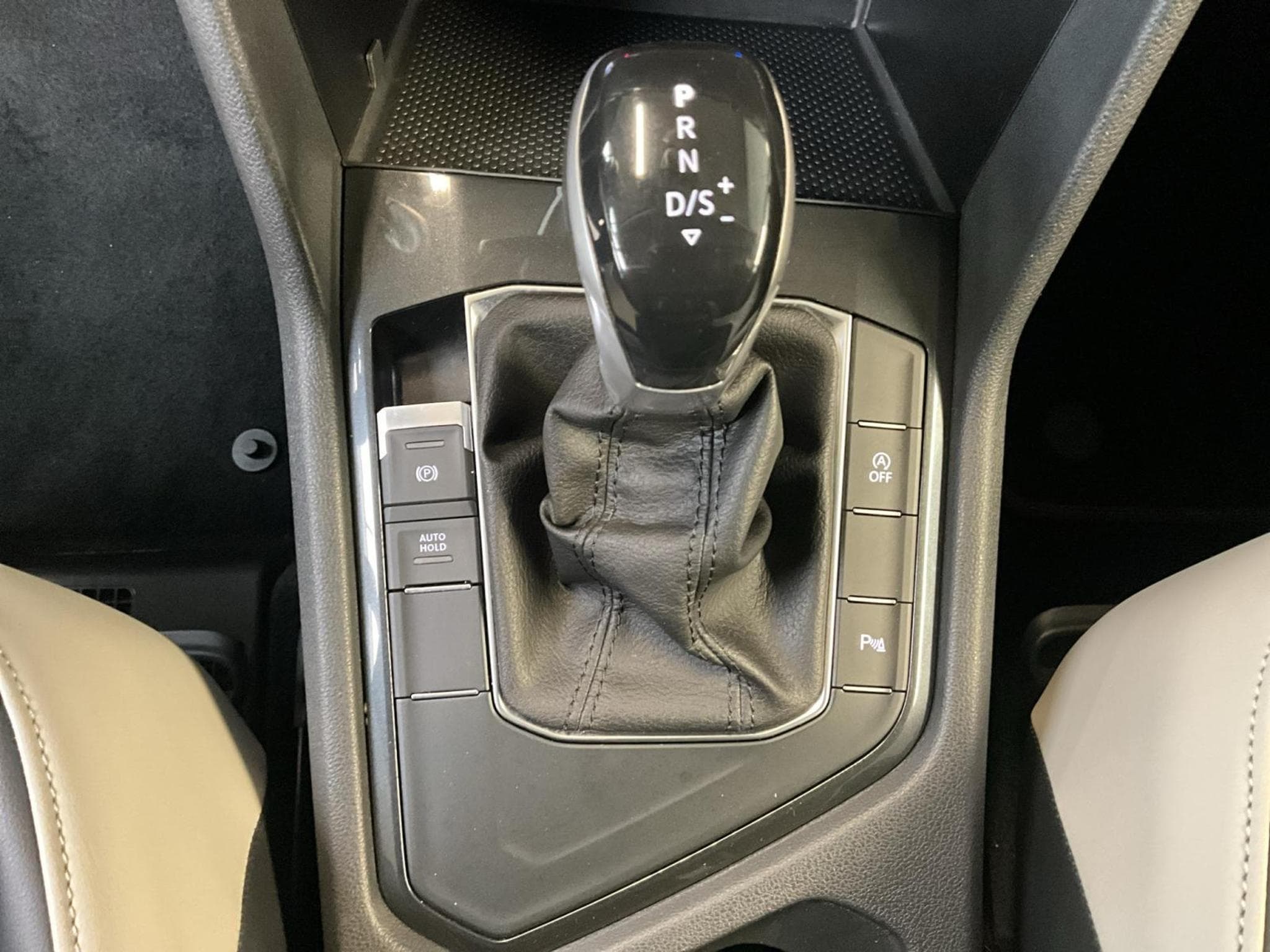 VW Tiguan Life-Urban-Sport+DSG+LED+RearView (2024) - Photo 14