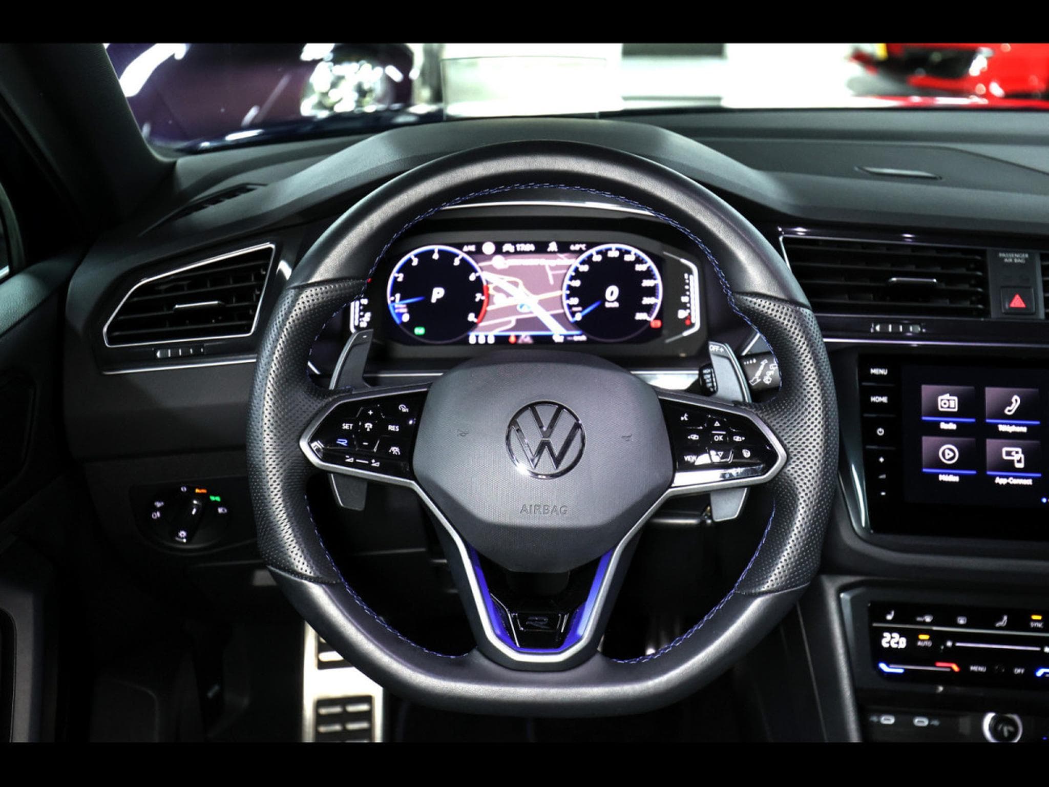 VW Tiguan 2.0 TSI 320 R 4MOTION – LAPIZ BLUE (2021) - Photo 18