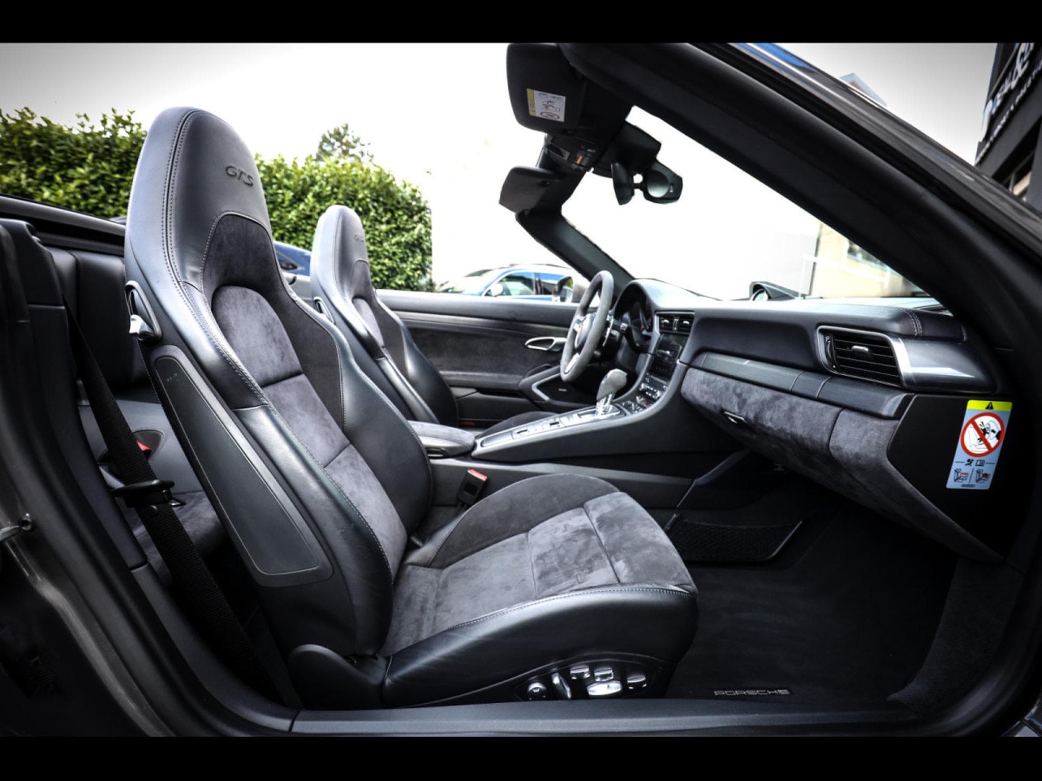Porsche 911 (991.2) CARRERA GTS CABRIOLET PDK – PORSCHE APPROVED 01/2027 (2018) - Photo 13