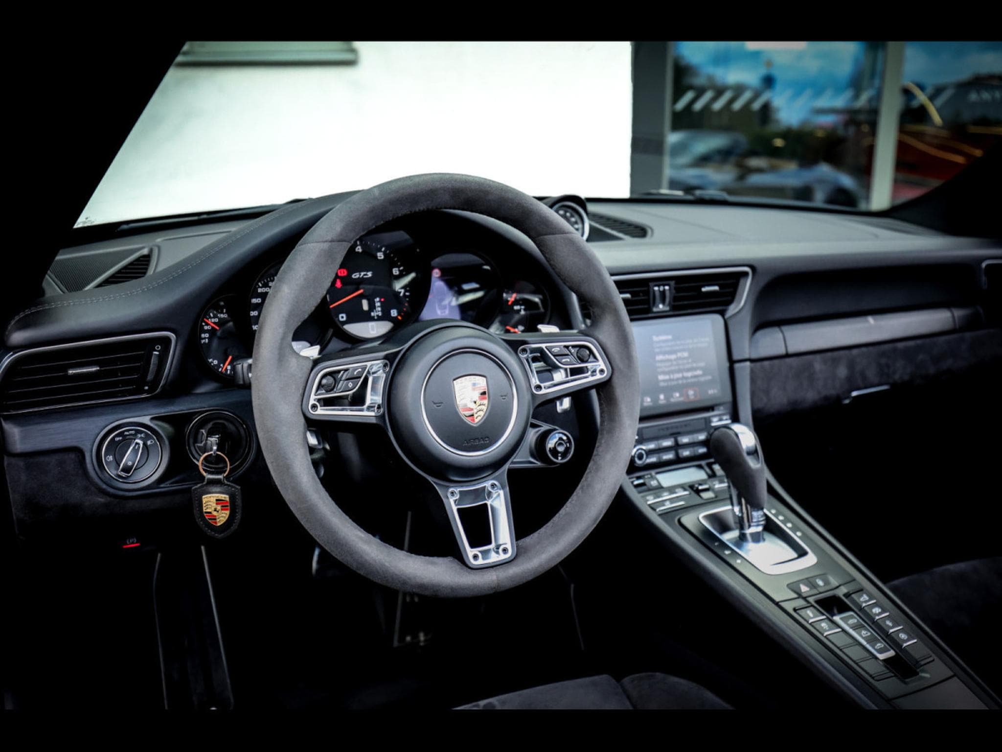 Porsche 911 (991.2) CARRERA GTS CABRIOLET PDK – PORSCHE APPROVED 01/2027 (2018) - Photo 9